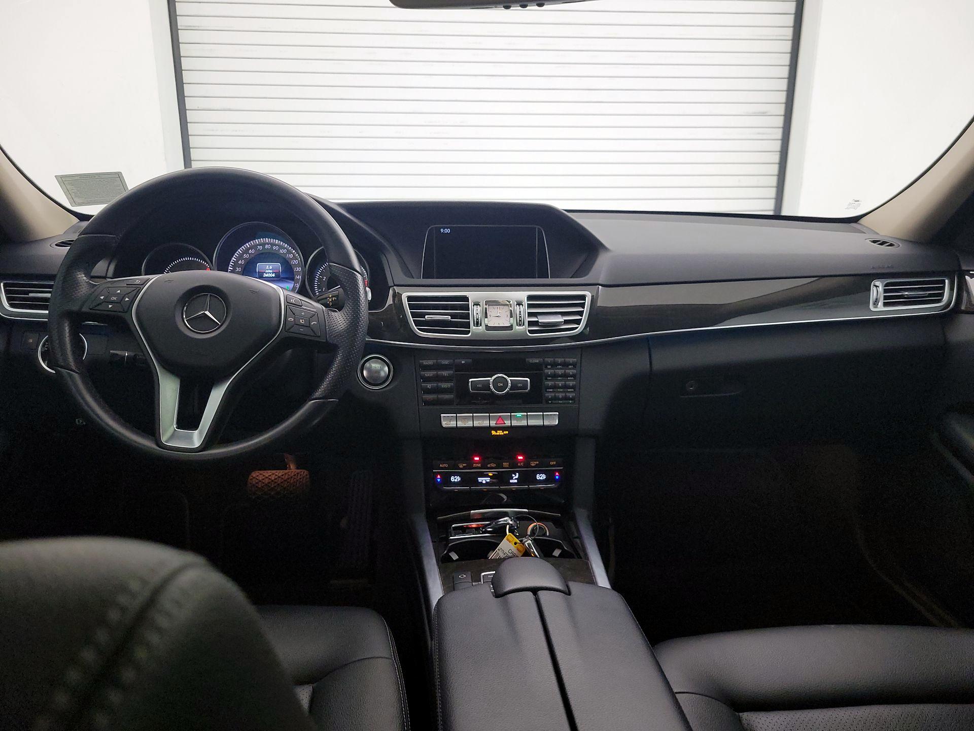 Thumbnail: 2014 Mercedes-Benz E-Class - 9