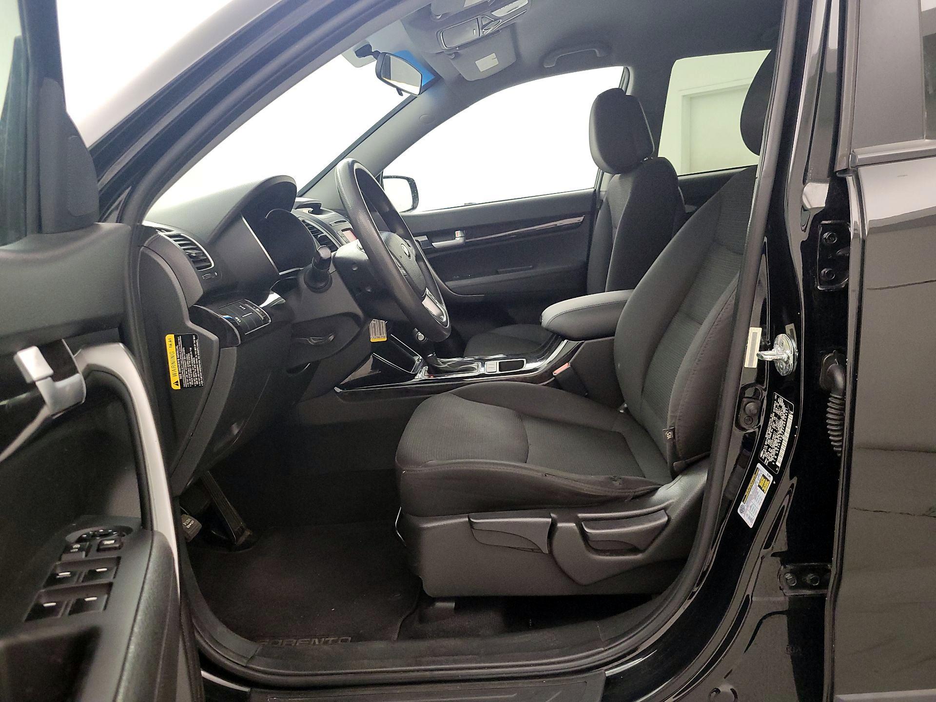 Thumbnail: 2015 Kia Sorento - 11