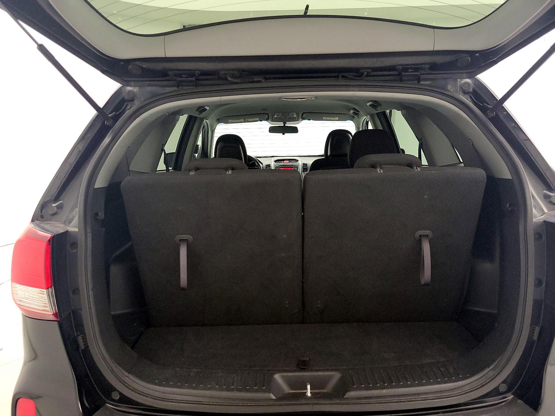 Thumbnail: 2015 Kia Sorento - 18