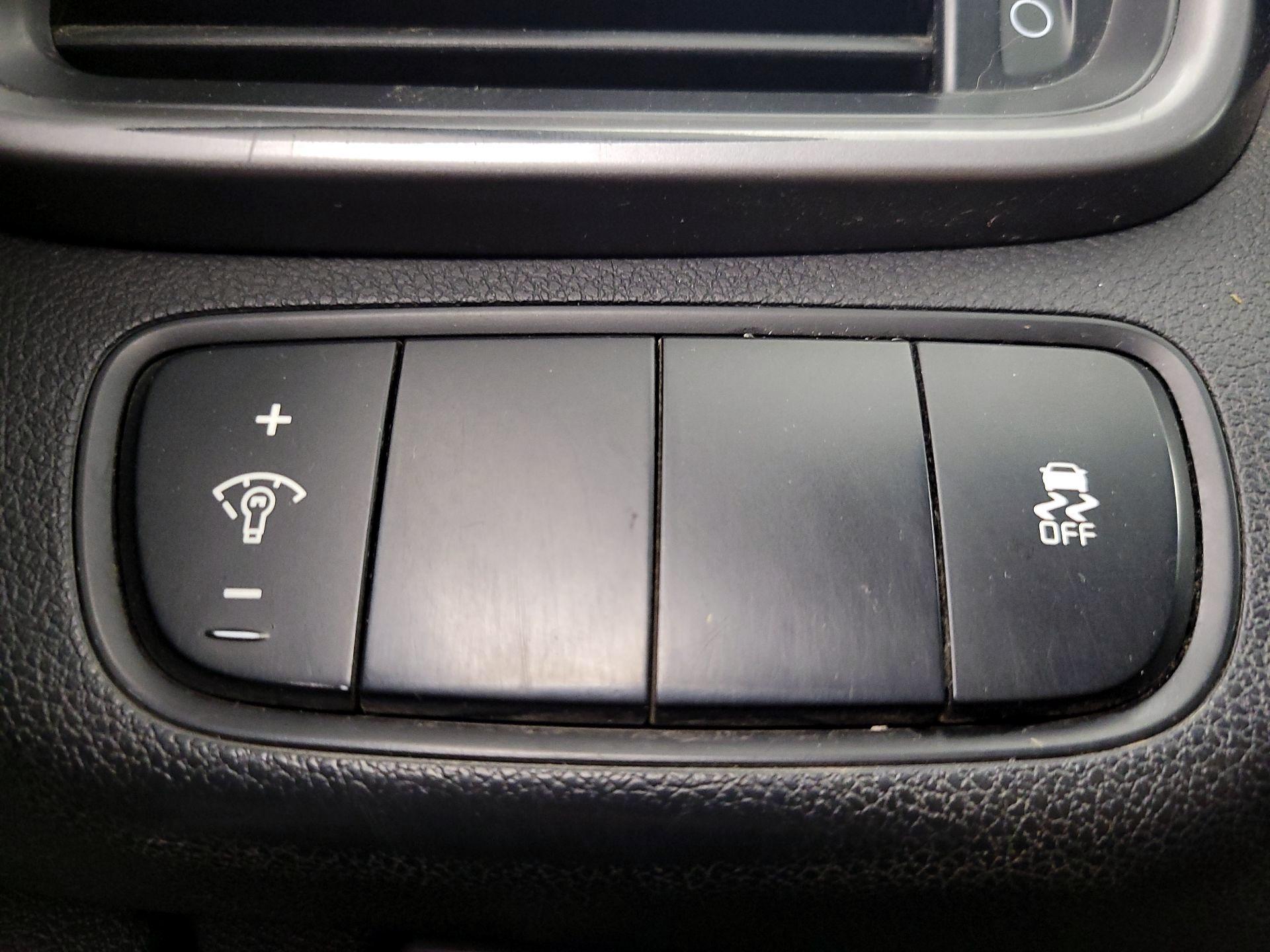 Thumbnail: 2016 Kia Sorento - 13