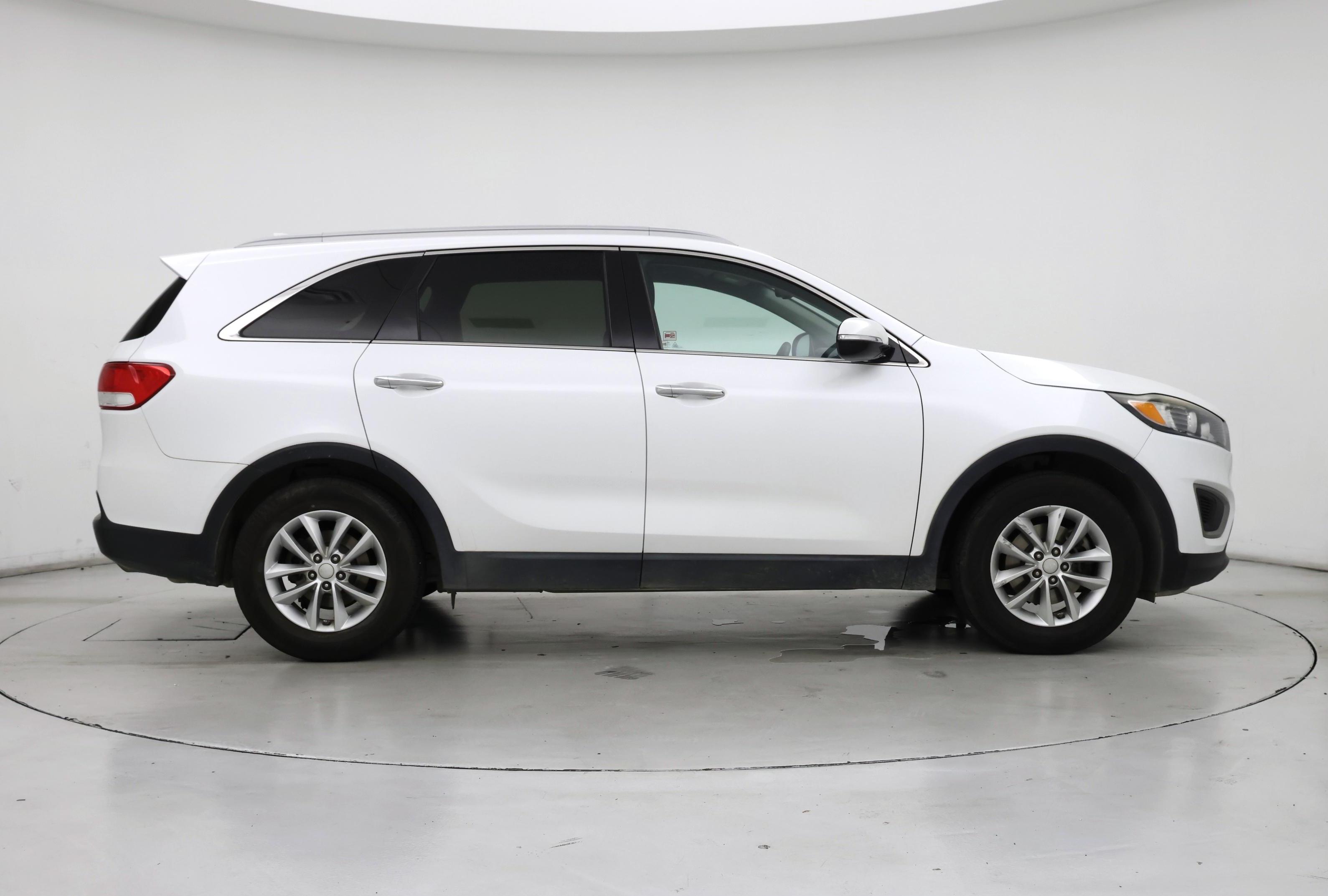 Thumbnail: 2016 Kia Sorento - 7