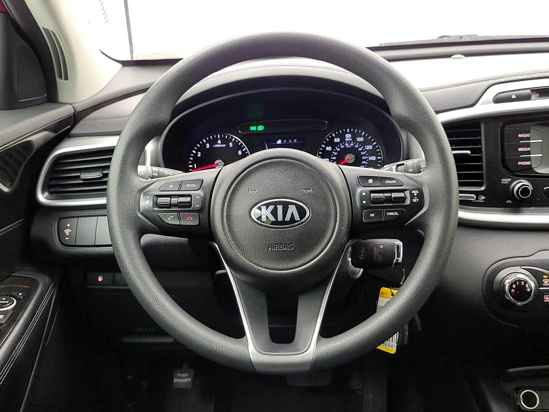 Thumbnail: 2017 Kia Sorento - 10