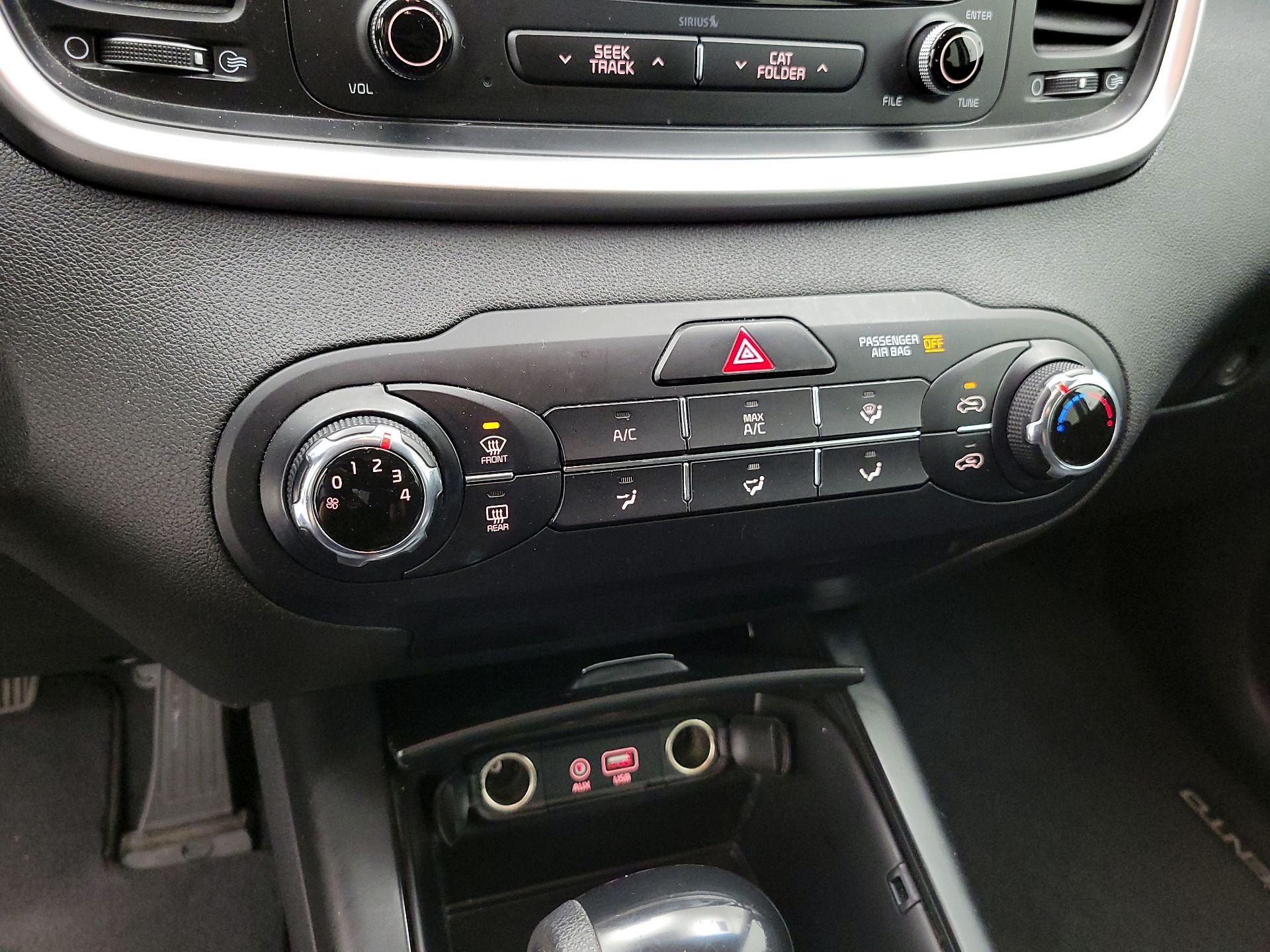 Thumbnail: 2017 Kia Sorento - 16