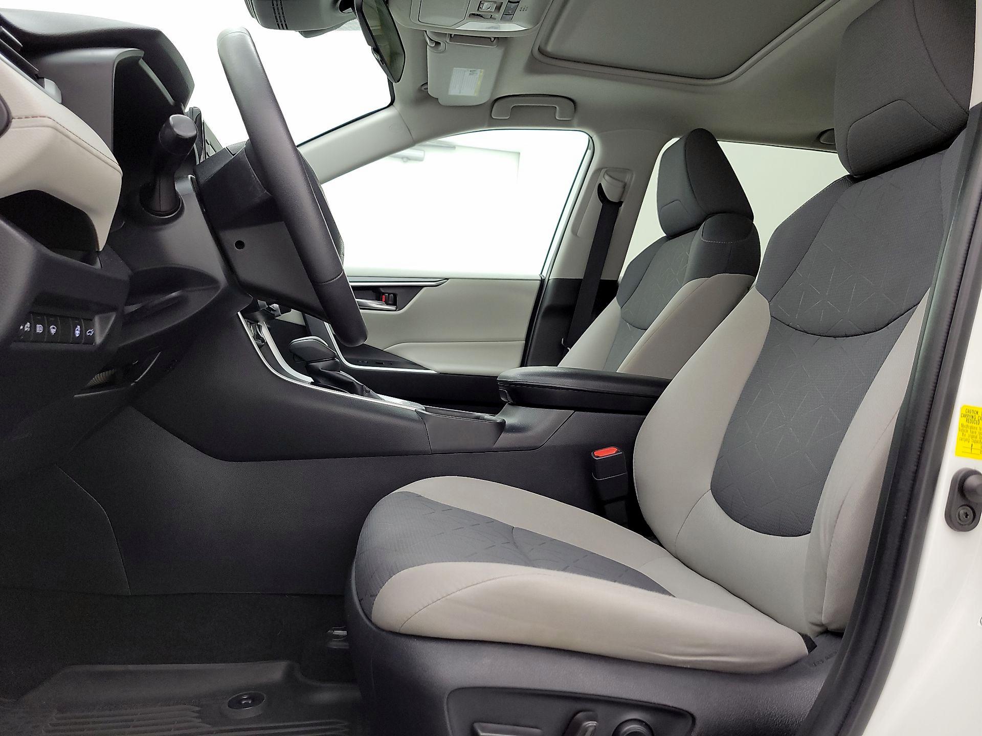 Thumbnail: 2022 Toyota RAV4 - 11