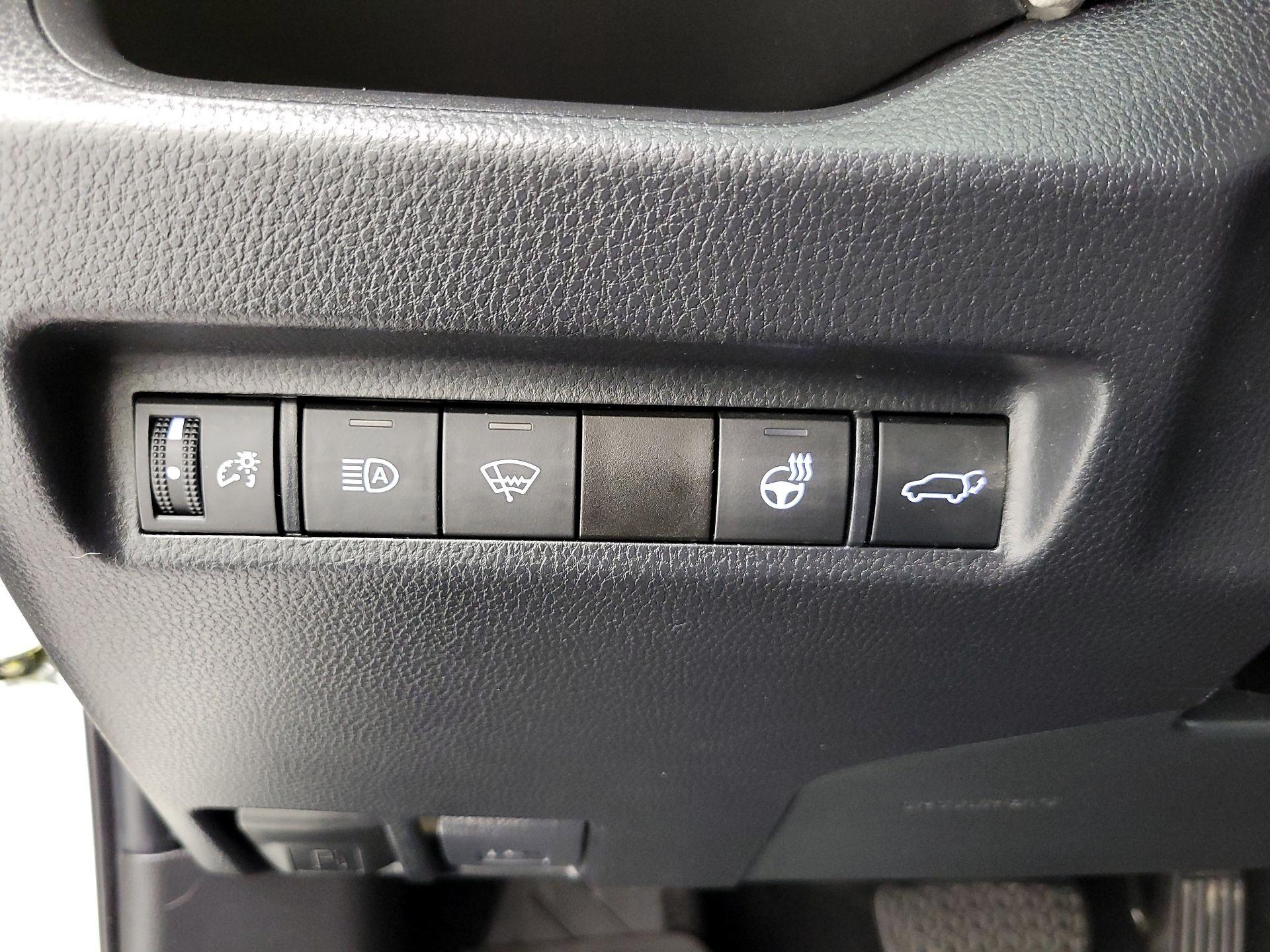 Thumbnail: 2022 Toyota RAV4 - 13