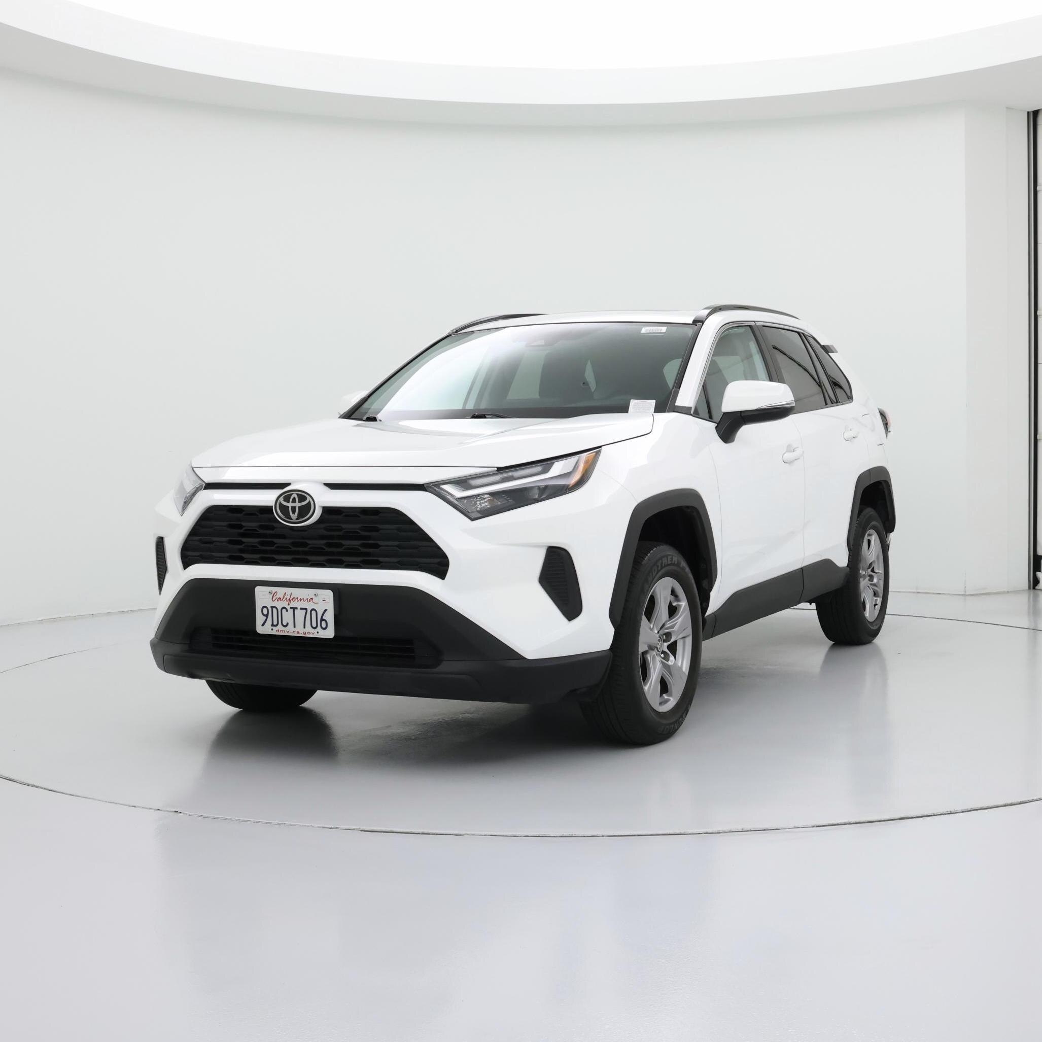 Thumbnail: 2022 Toyota RAV4 - 4