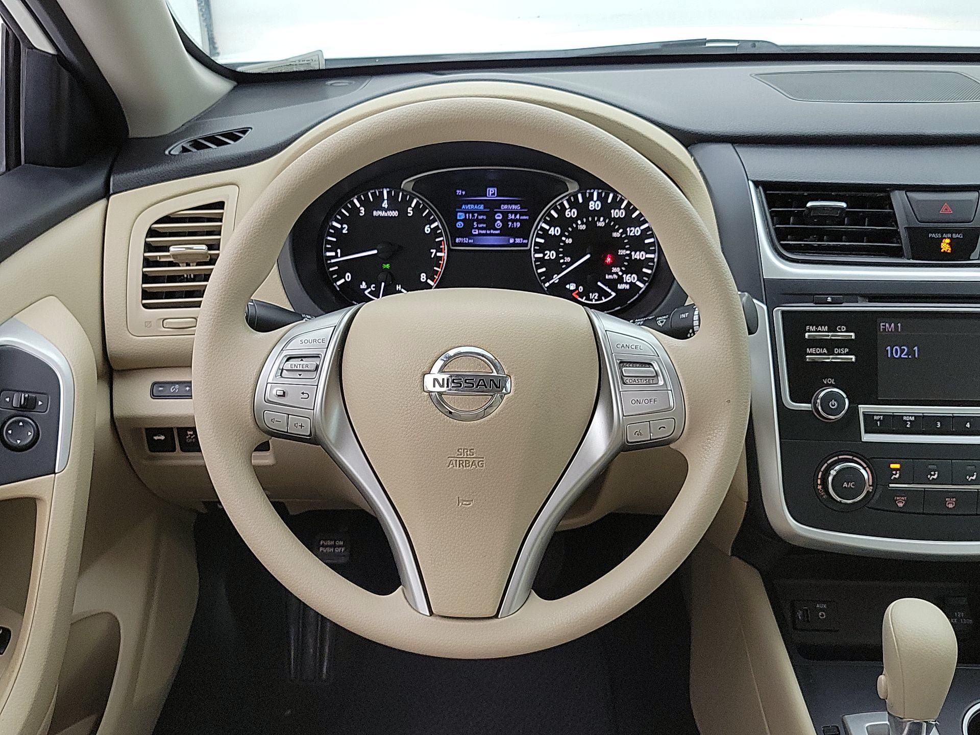 Thumbnail: 2016 Nissan Altima - 10