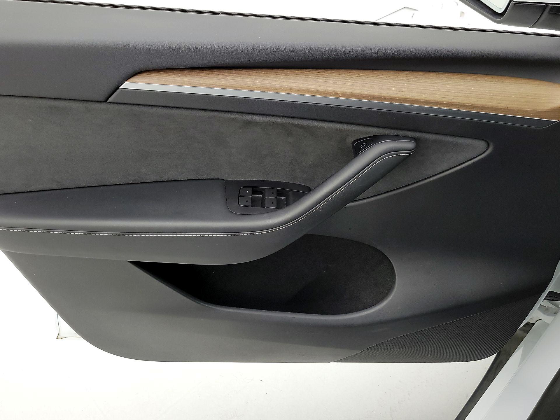 Thumbnail: 2022 Tesla Model Y - 12