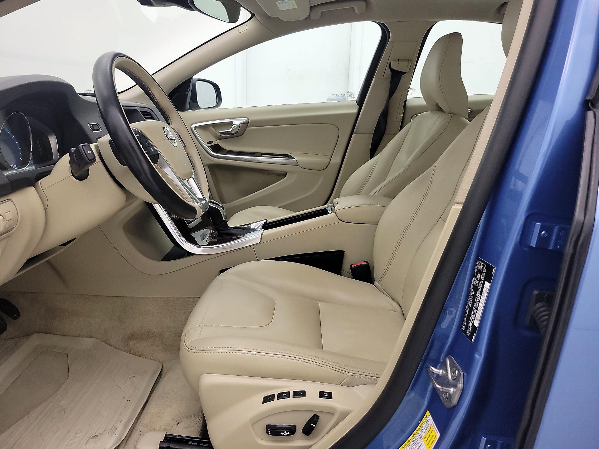 Thumbnail: 2015 Volvo S60 - 11