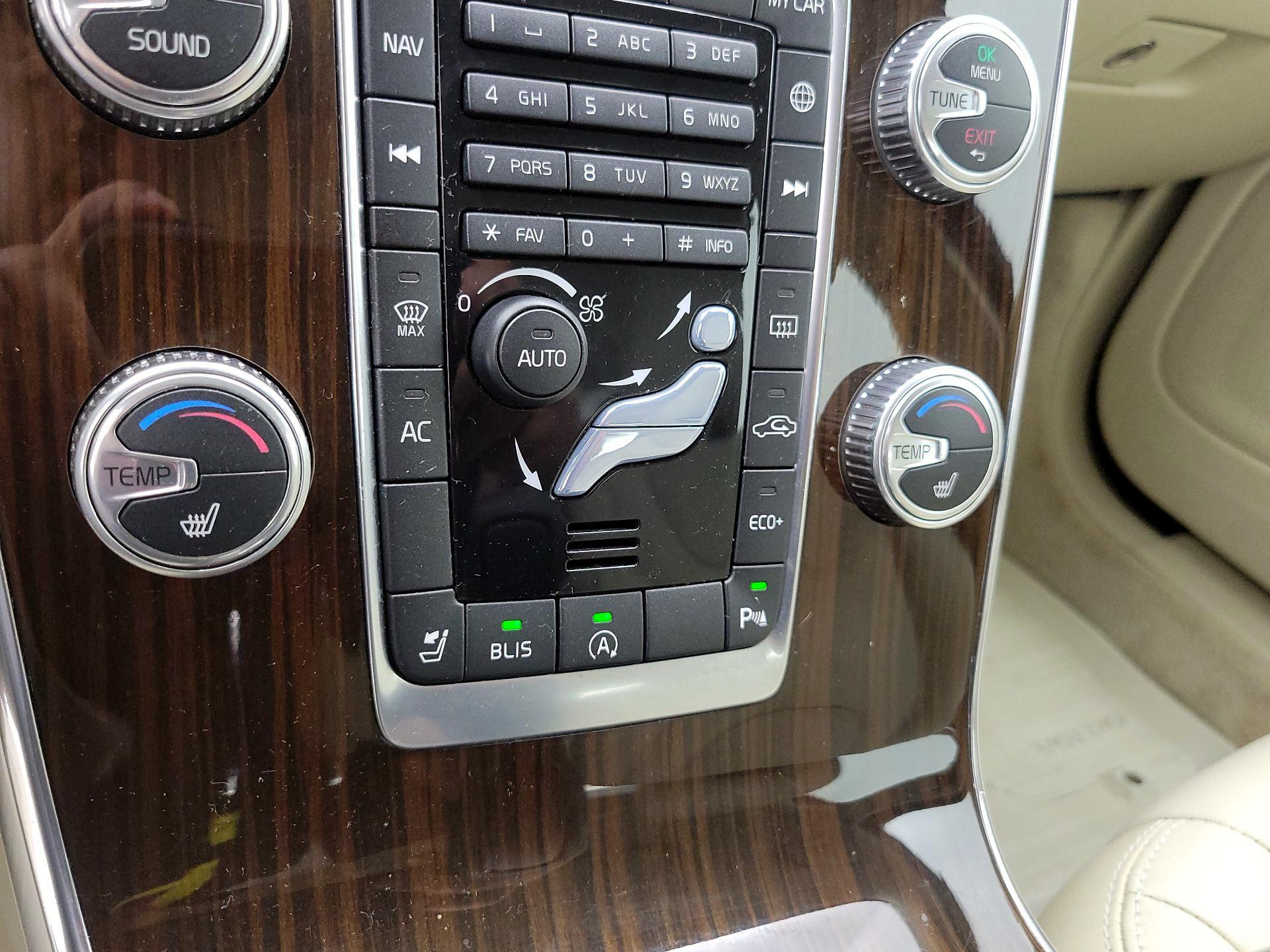 Thumbnail: 2015 Volvo S60 - 15