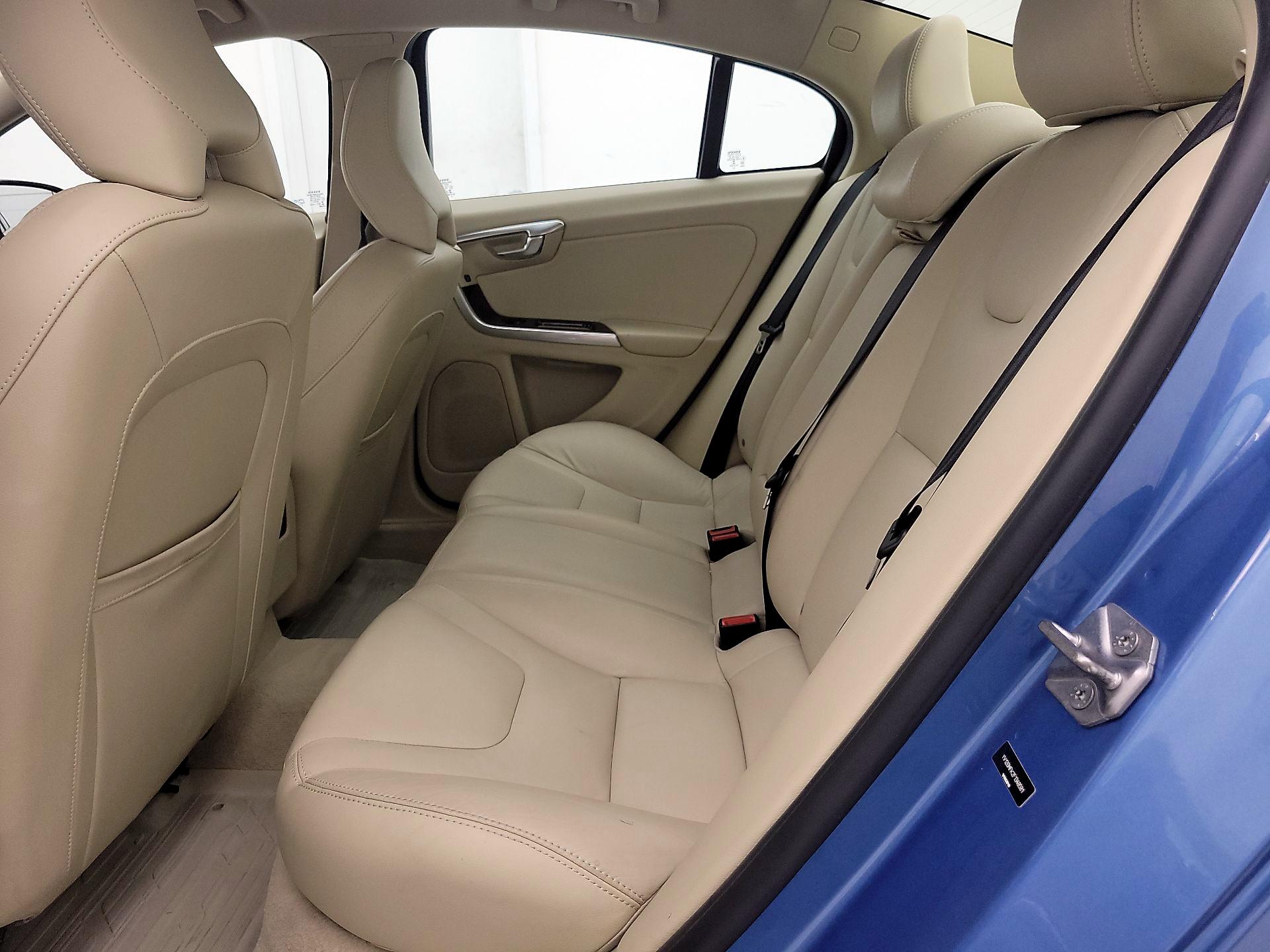 Thumbnail: 2015 Volvo S60 - 17