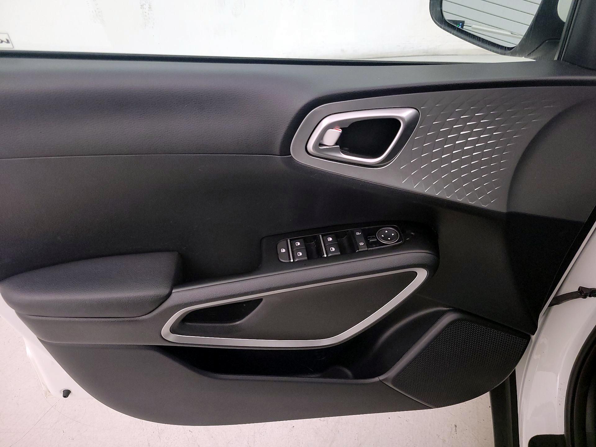 Thumbnail: 2022 Kia Soul - 12