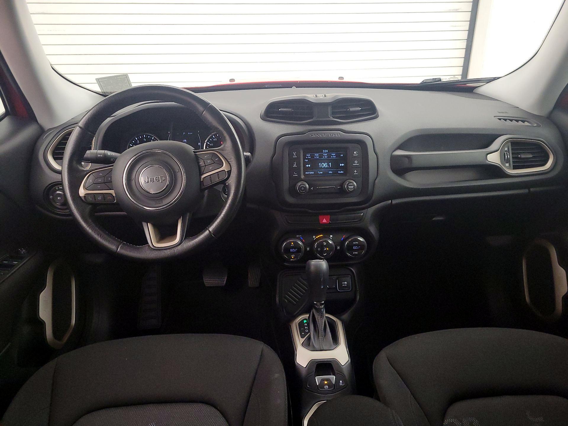 Thumbnail: 2015 Jeep Renegade - 9