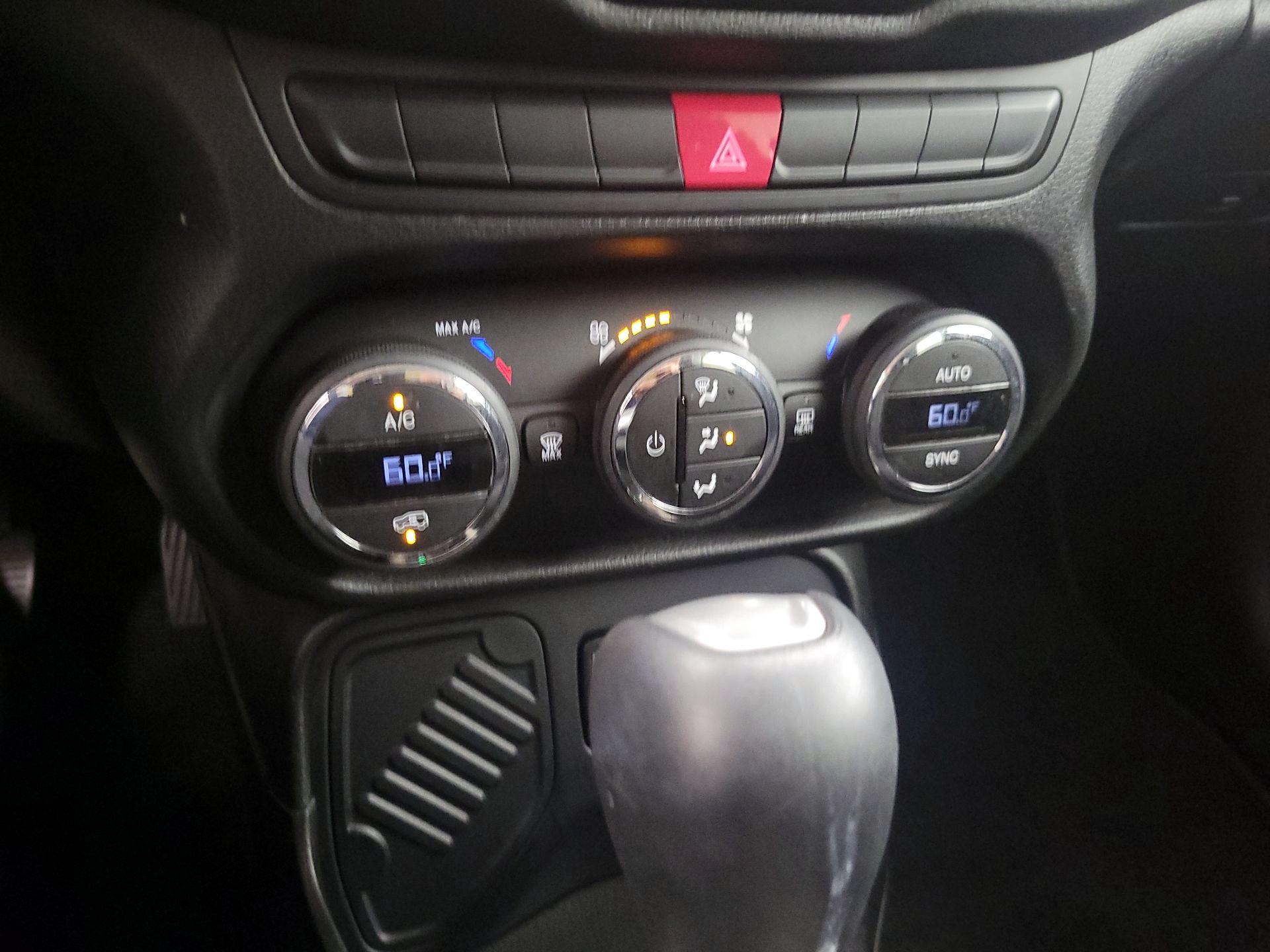 Thumbnail: 2015 Jeep Renegade - 16