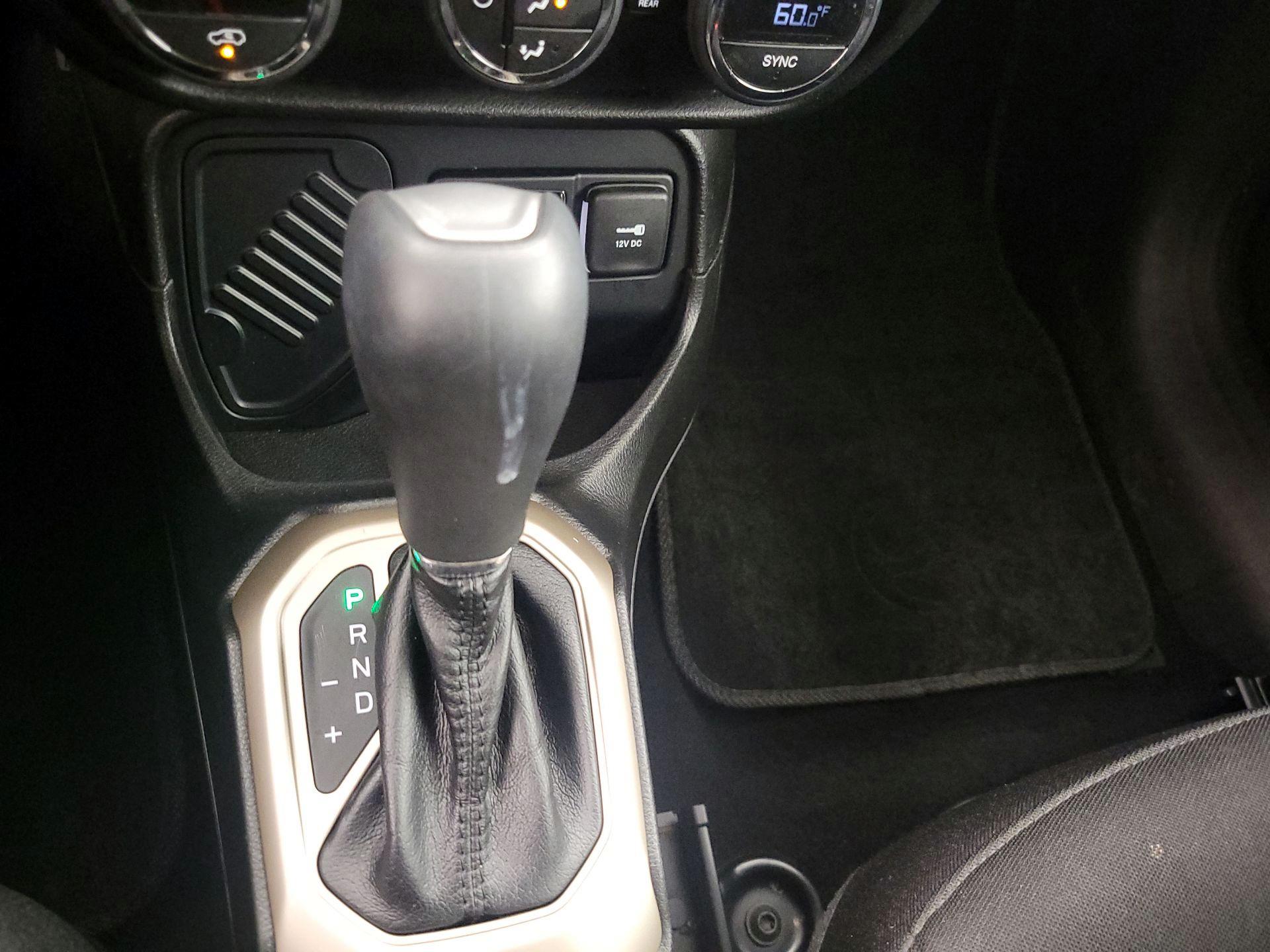 Thumbnail: 2015 Jeep Renegade - 17