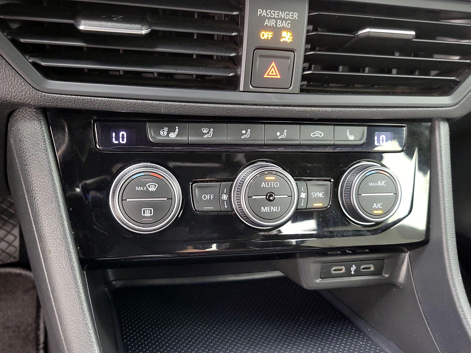 Thumbnail: 2021 Volkswagen Jetta - 16