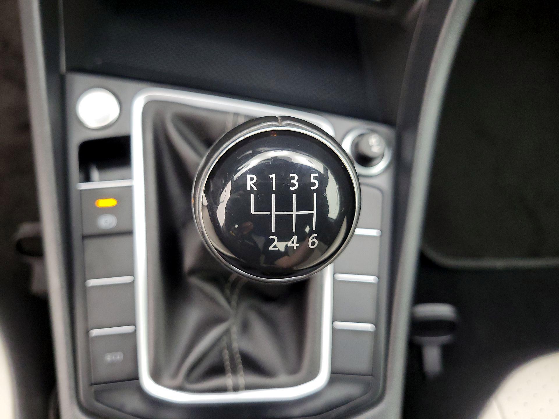 Thumbnail: 2021 Volkswagen Jetta - 17