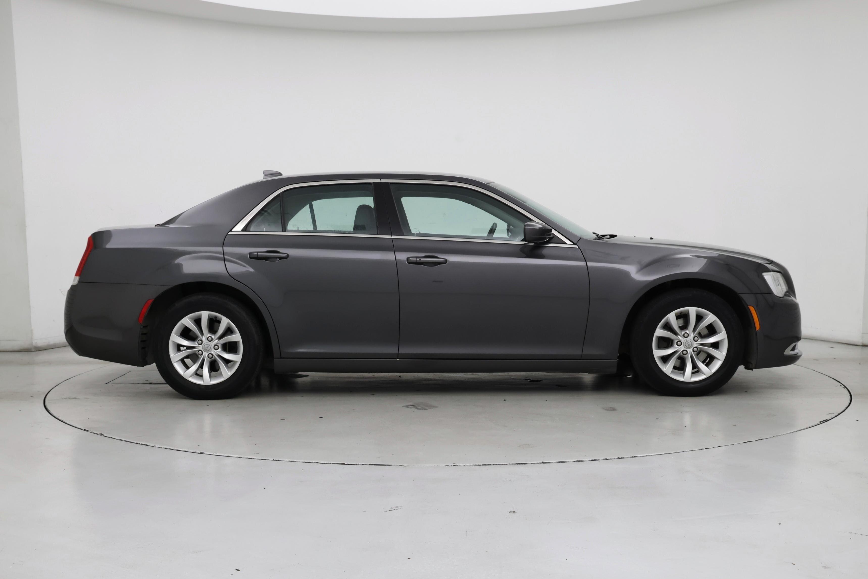 Thumbnail: 2015 Chrysler 300 - 7