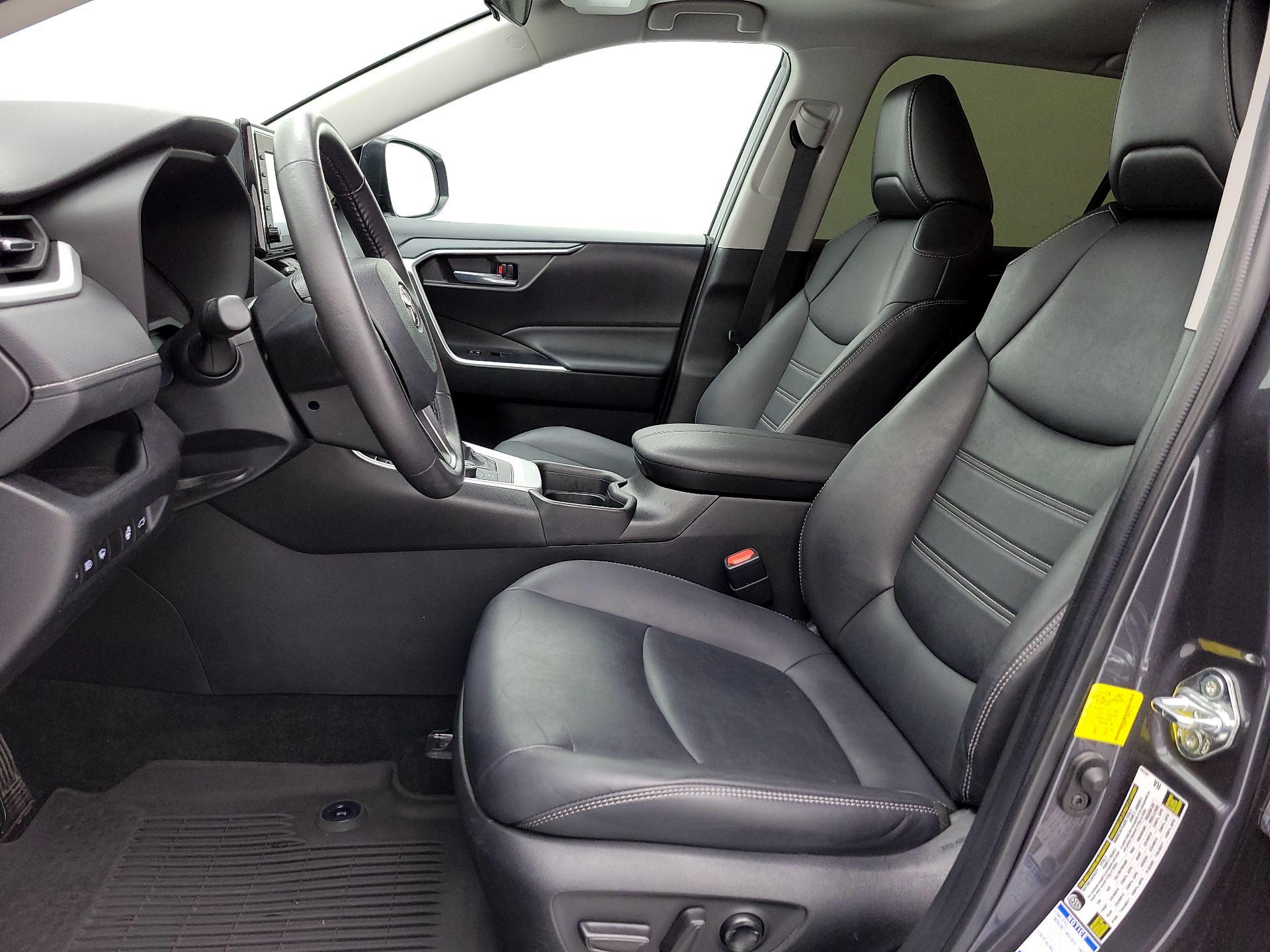 Thumbnail: 2021 Toyota RAV4 - 11