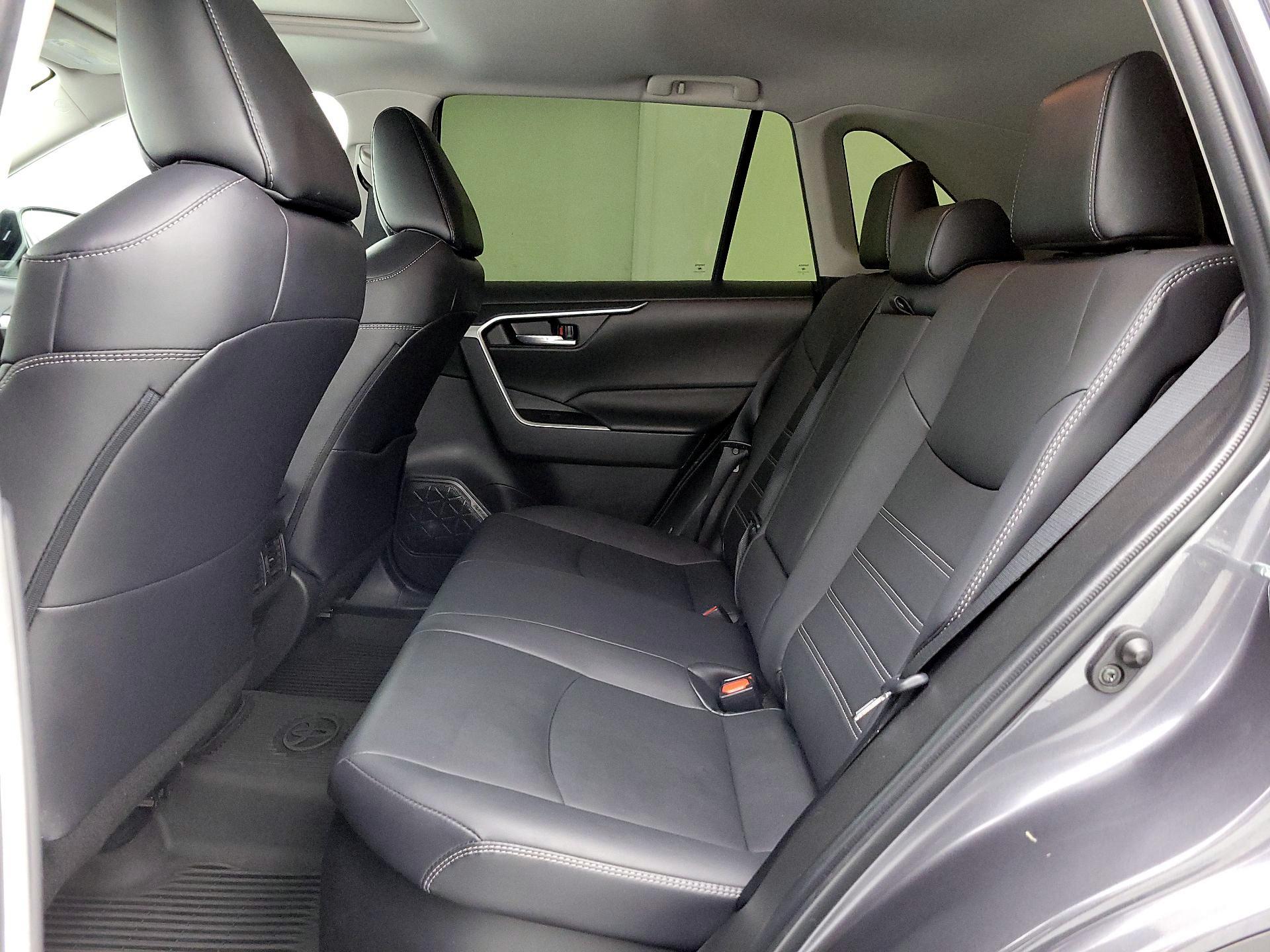 Thumbnail: 2021 Toyota RAV4 - 20