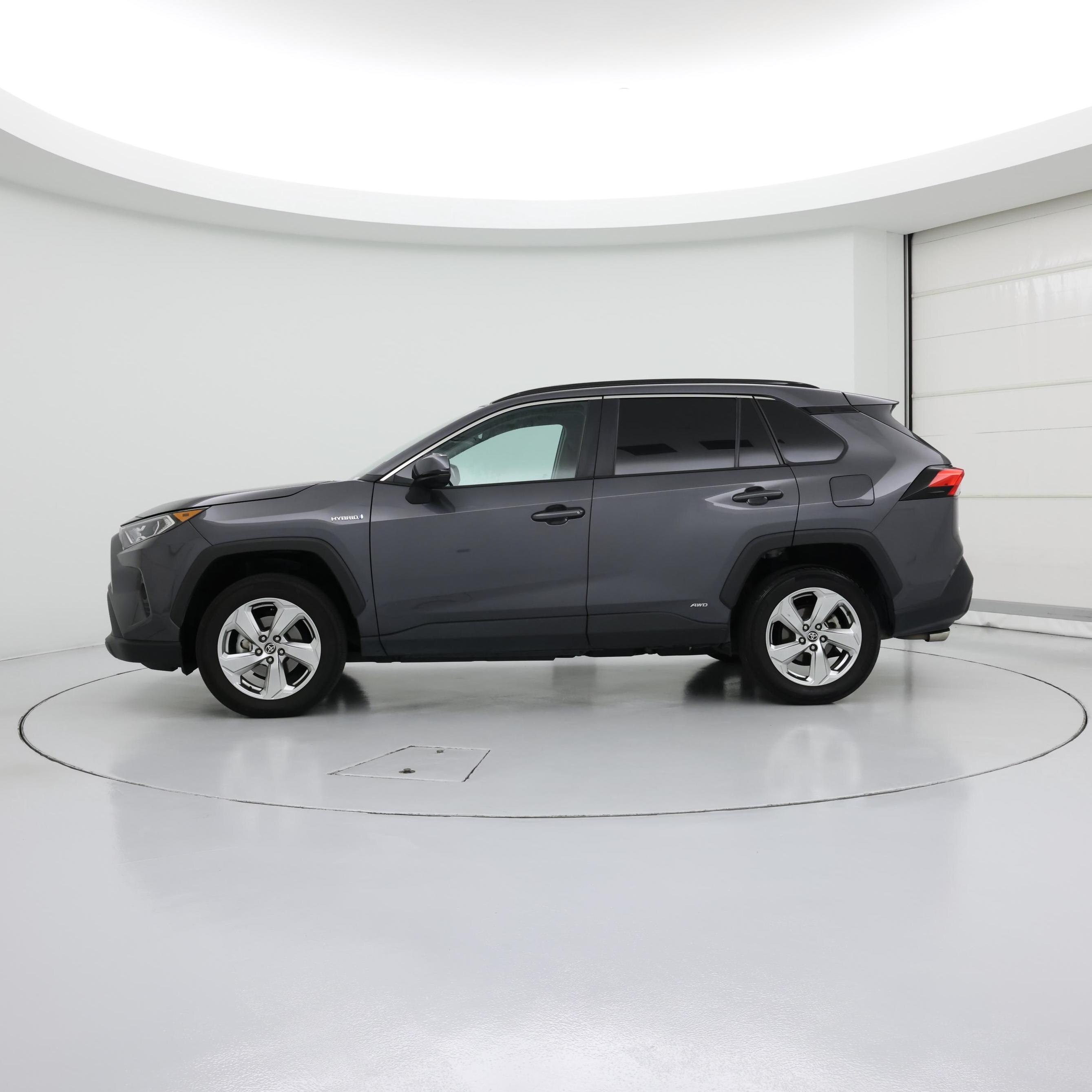 Thumbnail: 2021 Toyota RAV4 - 3