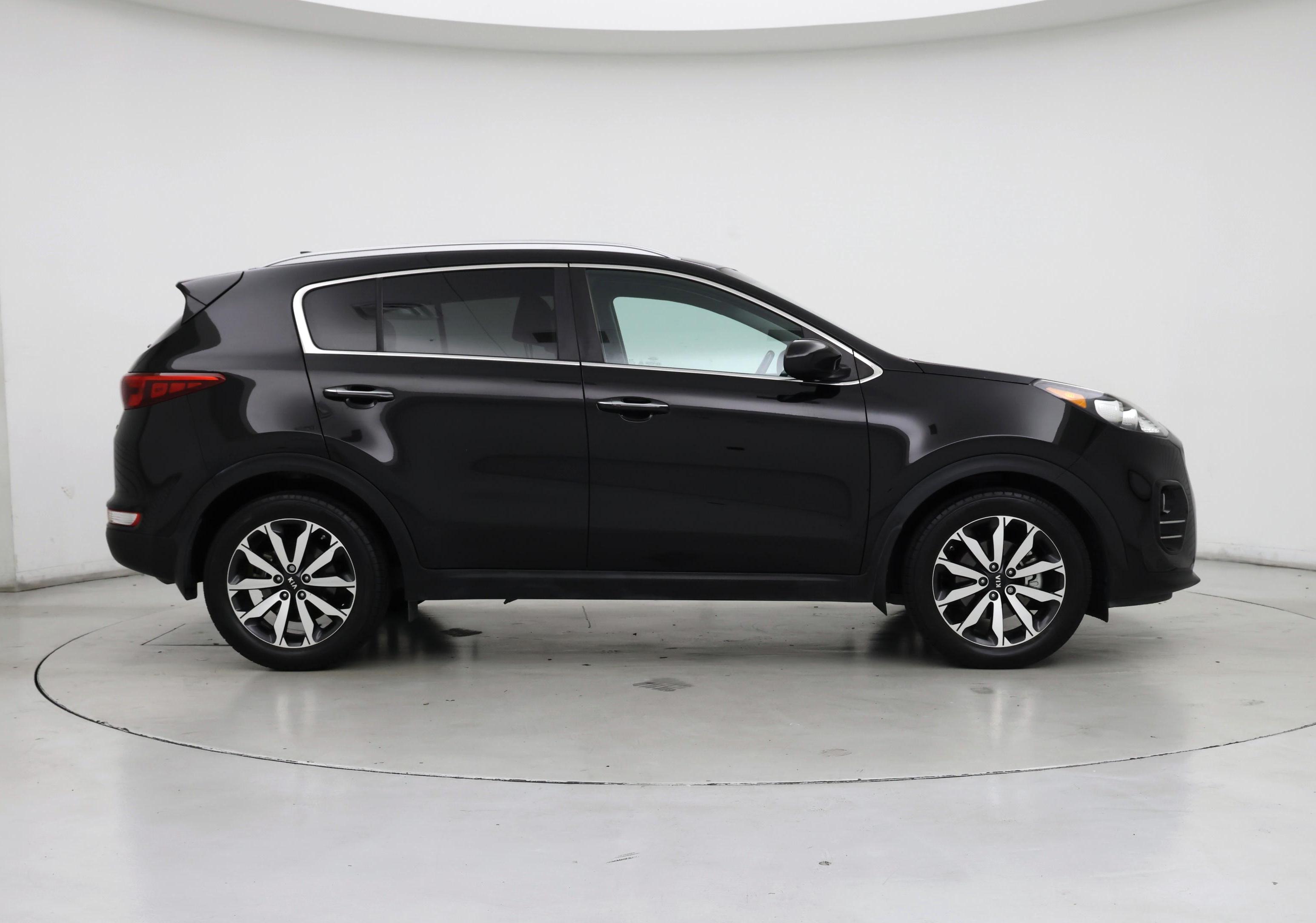 Thumbnail: 2017 Kia Sportage - 7