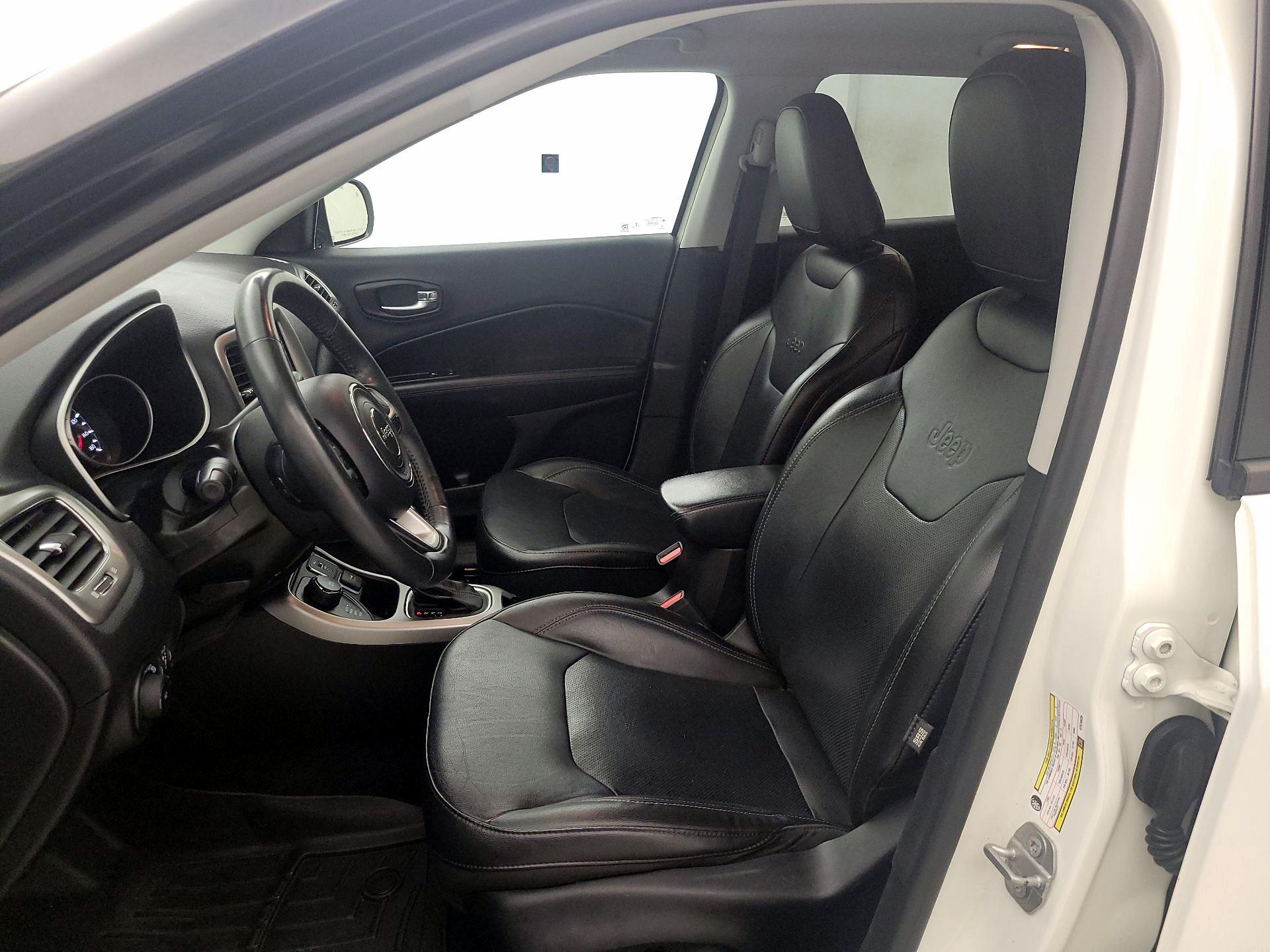 Thumbnail: 2019 Jeep Compass - 11