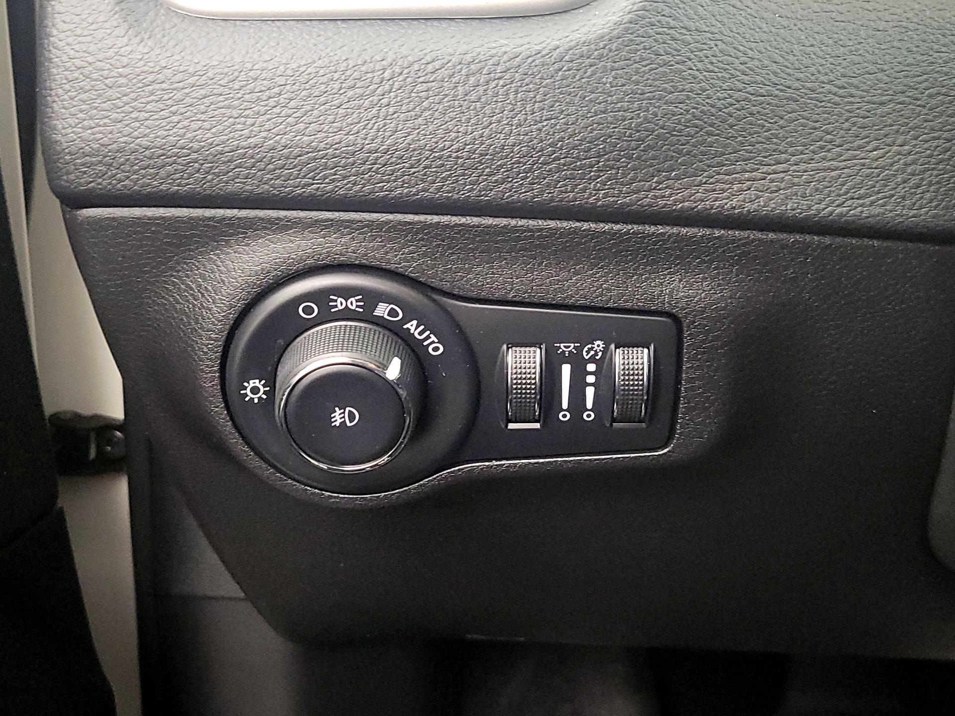 Thumbnail: 2019 Jeep Compass - 13