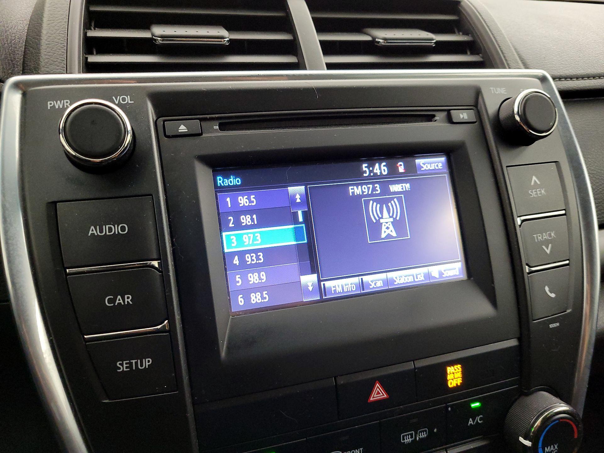 Thumbnail: 2016 Toyota Camry - 15