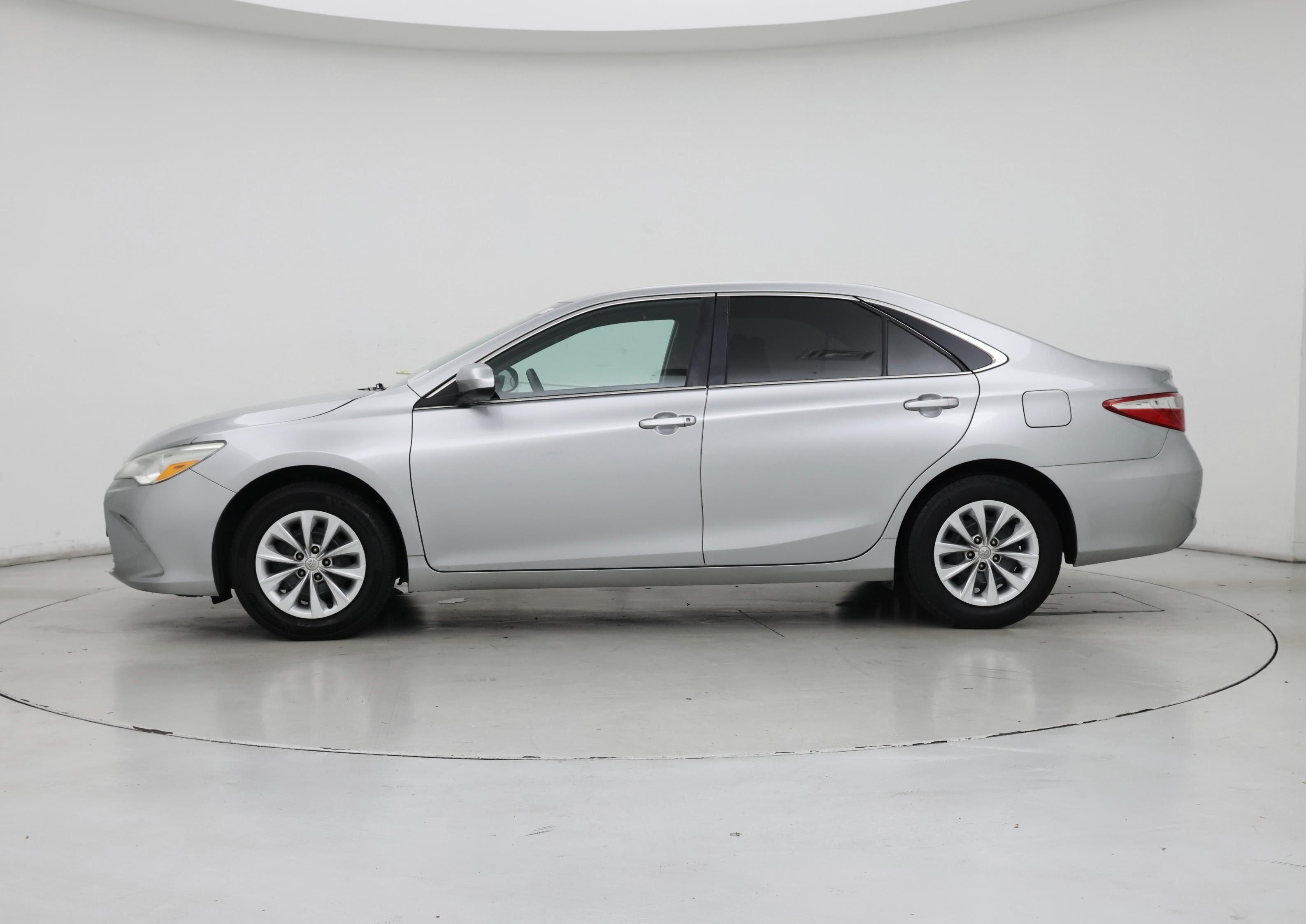 Thumbnail: 2016 Toyota Camry - 3