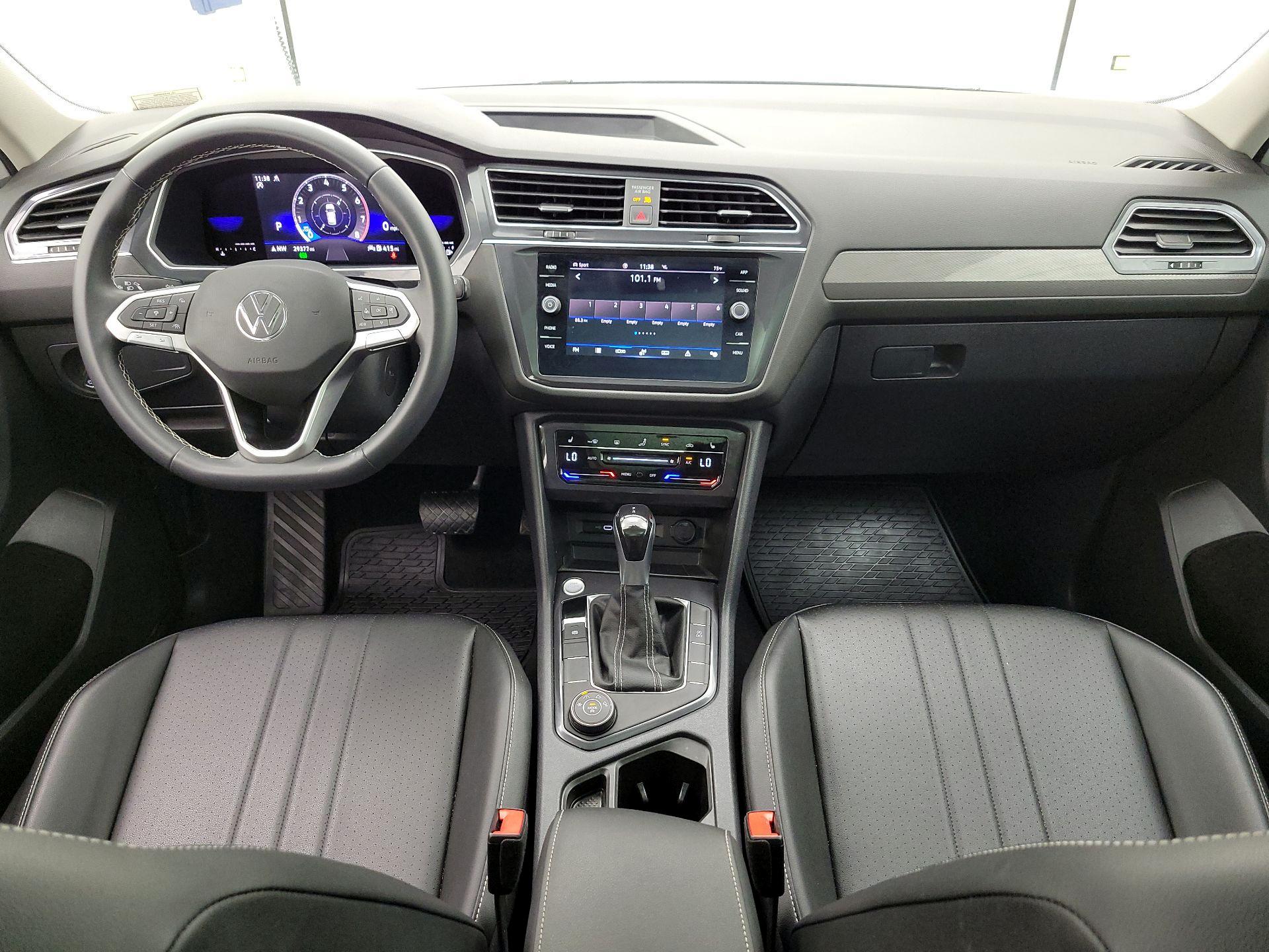 Thumbnail: 2023 Volkswagen Tiguan - 9