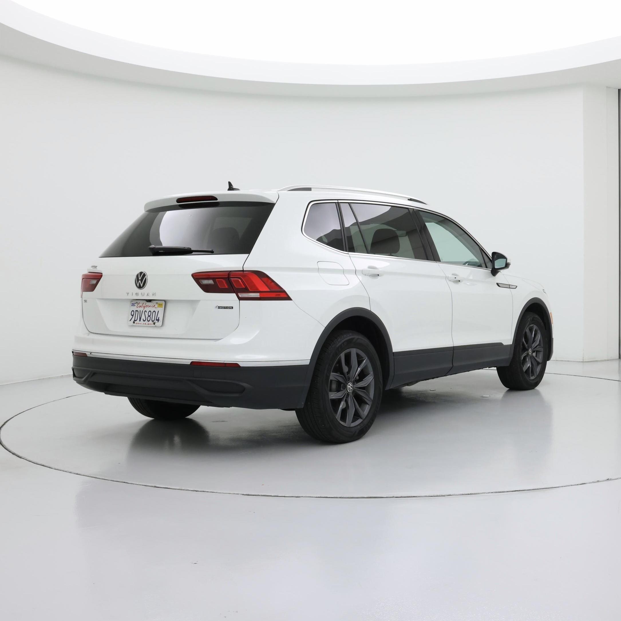Thumbnail: 2023 Volkswagen Tiguan - 8