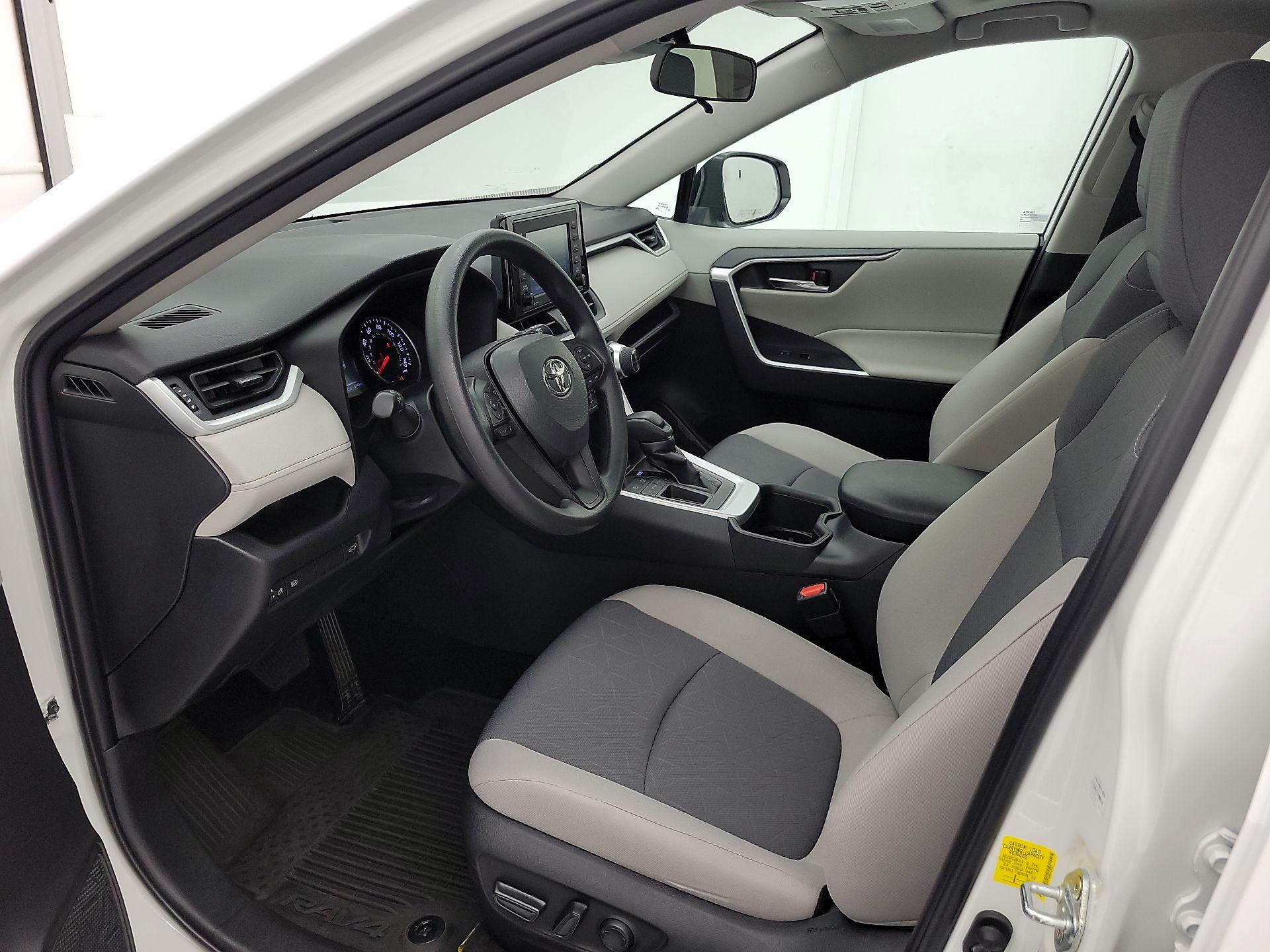 Thumbnail: 2022 Toyota RAV4 - 11