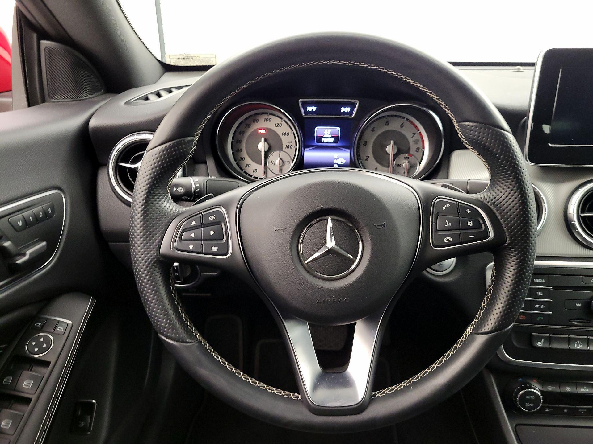 Thumbnail: 2015 Mercedes-Benz CLA - 10