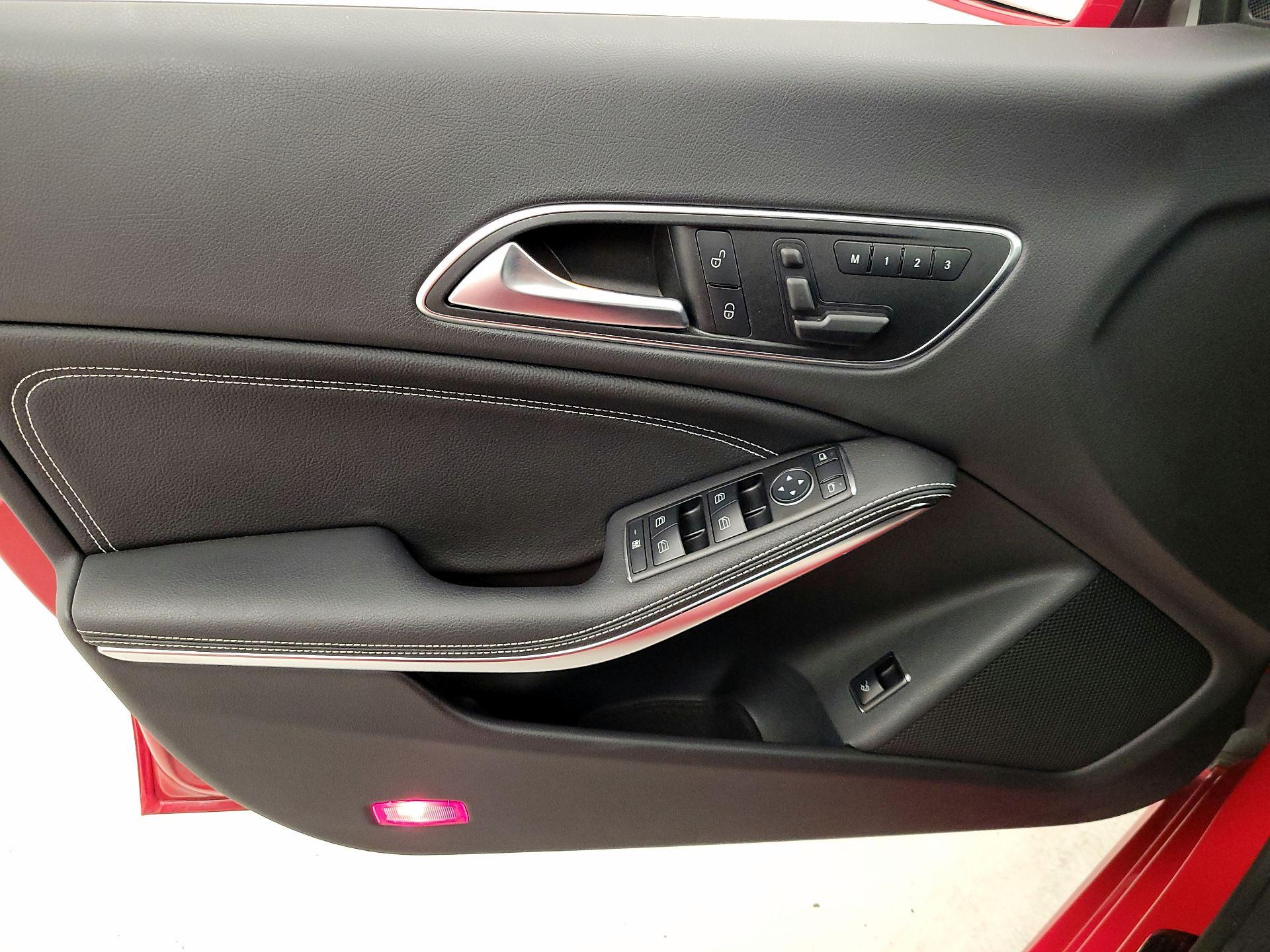 Thumbnail: 2015 Mercedes-Benz CLA - 12