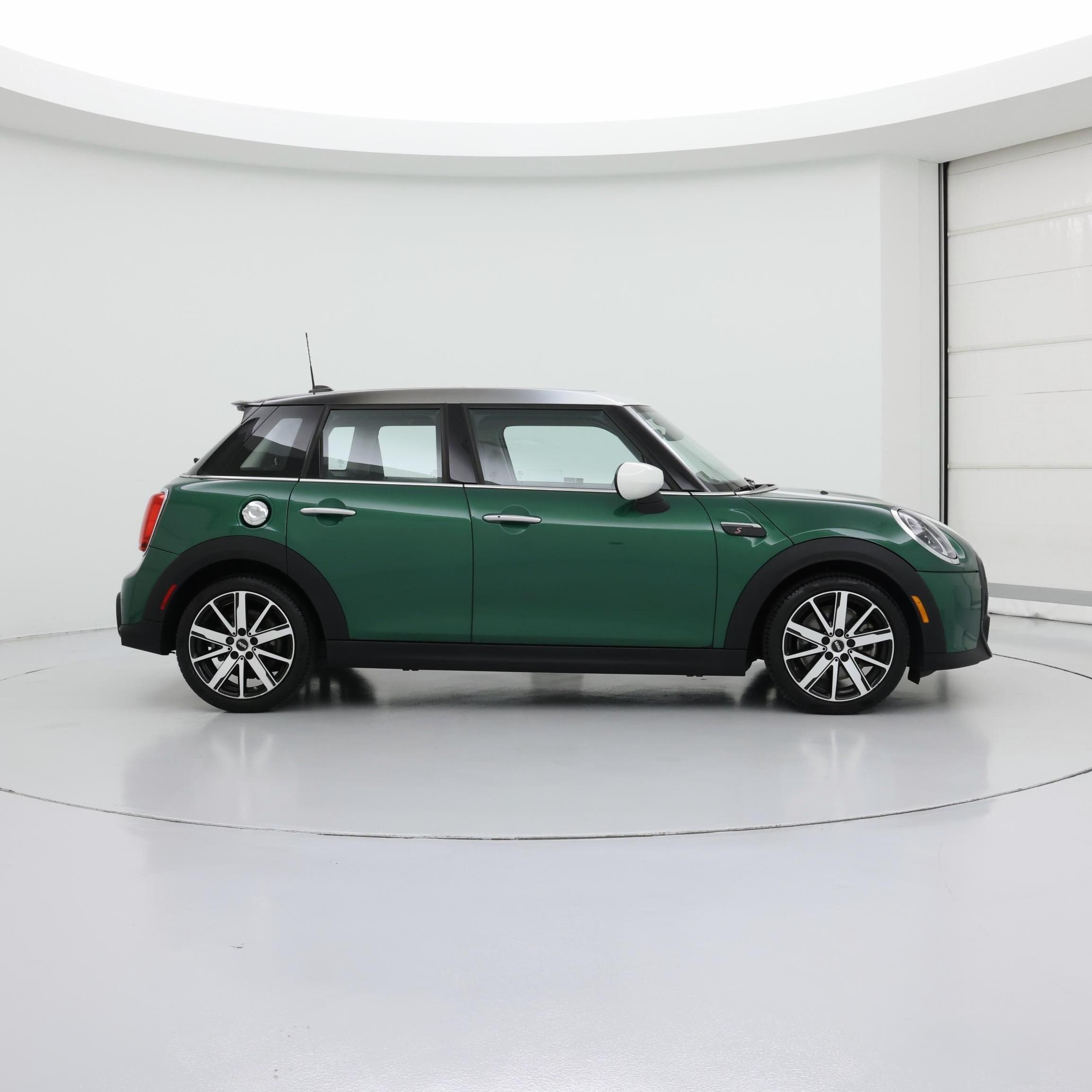 Thumbnail: 2023 MINI Cooper Hardtop - 7