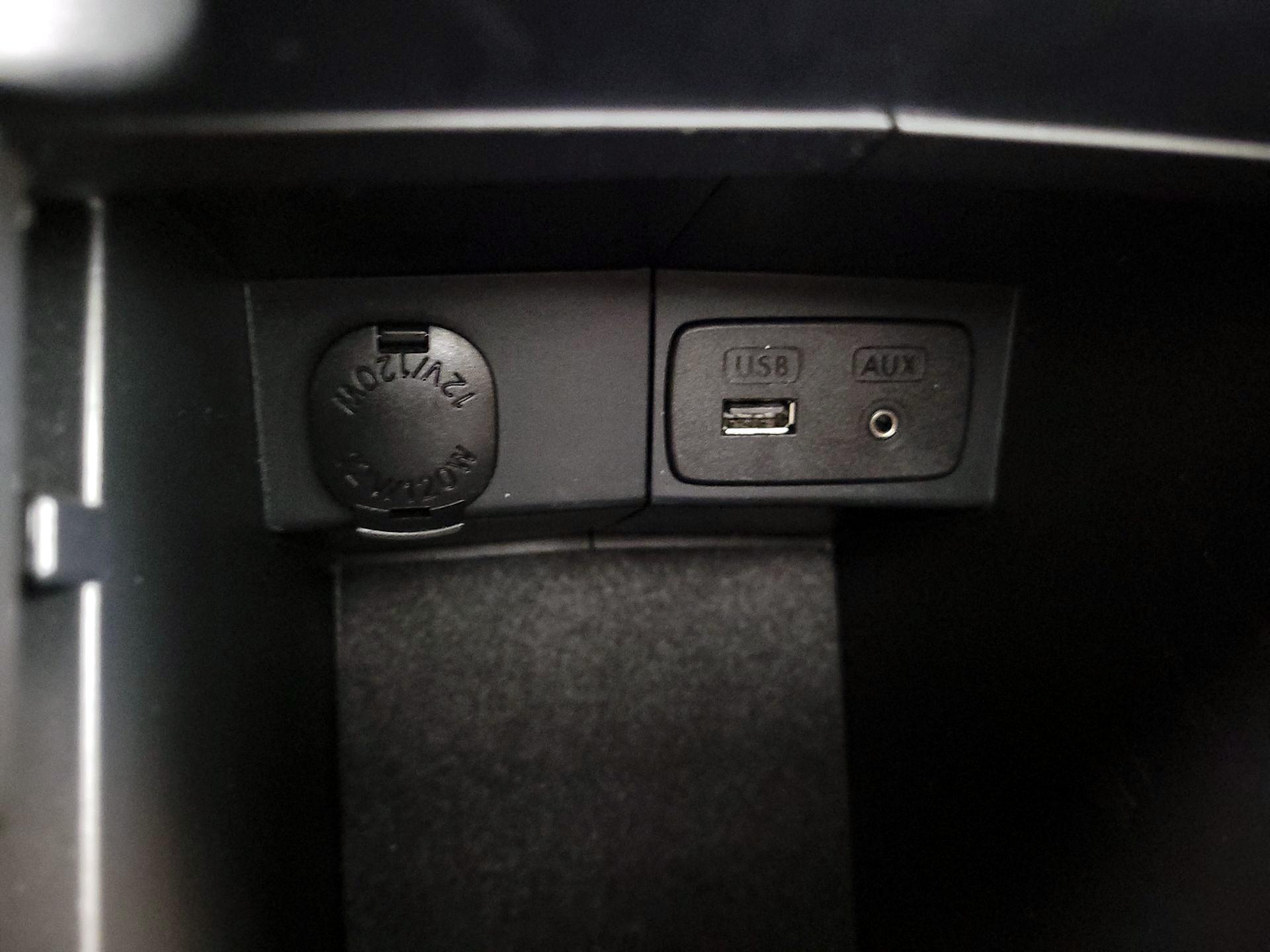 Thumbnail: 2015 Subaru Forester - 18