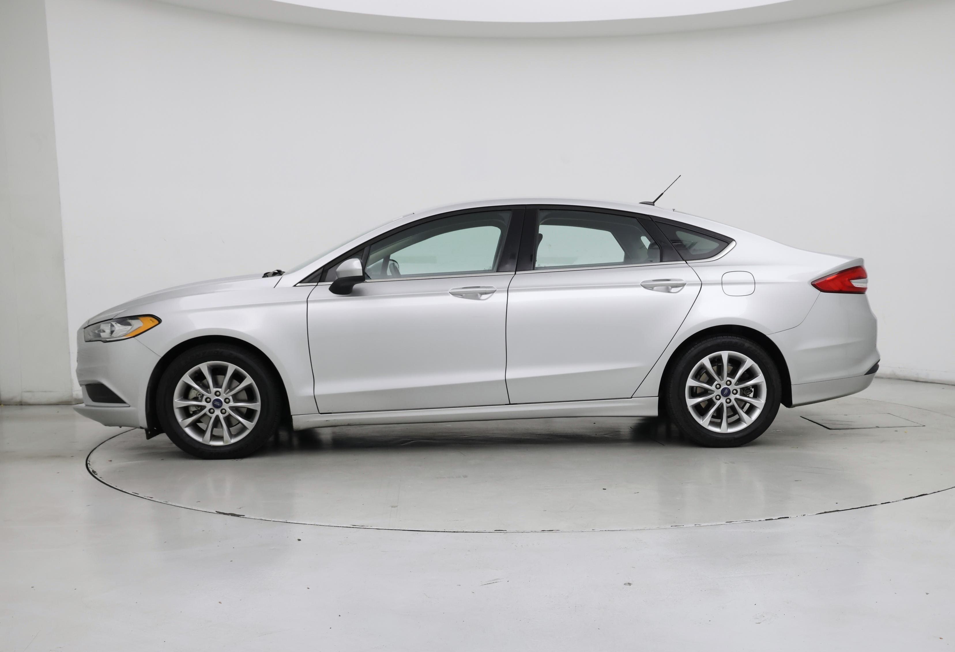 Thumbnail: 2017 Ford Fusion - 3
