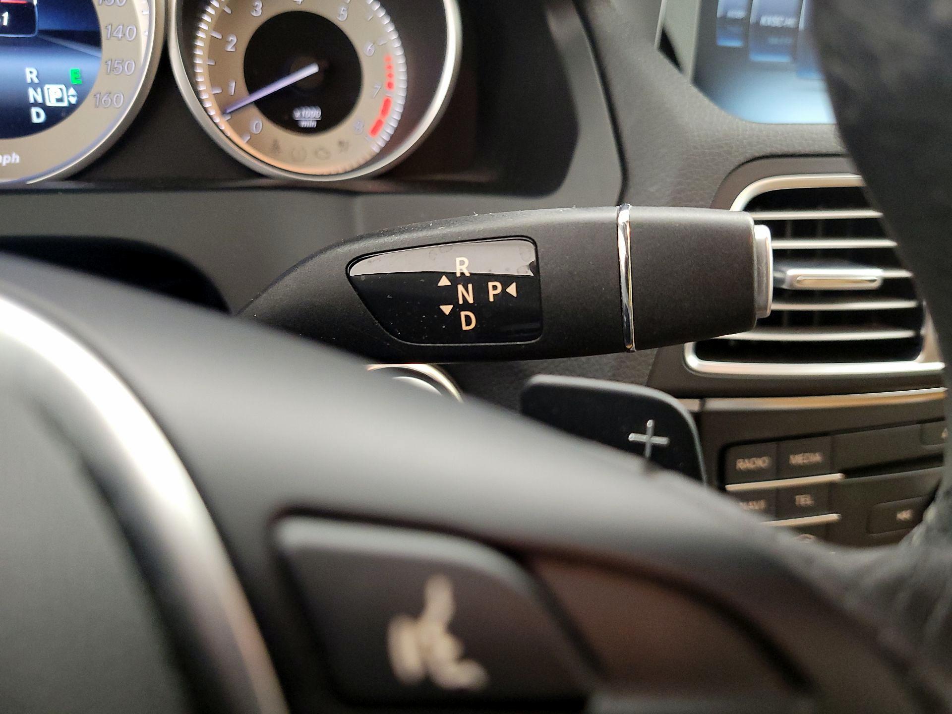 Thumbnail: 2016 Mercedes-Benz E-Class - 16