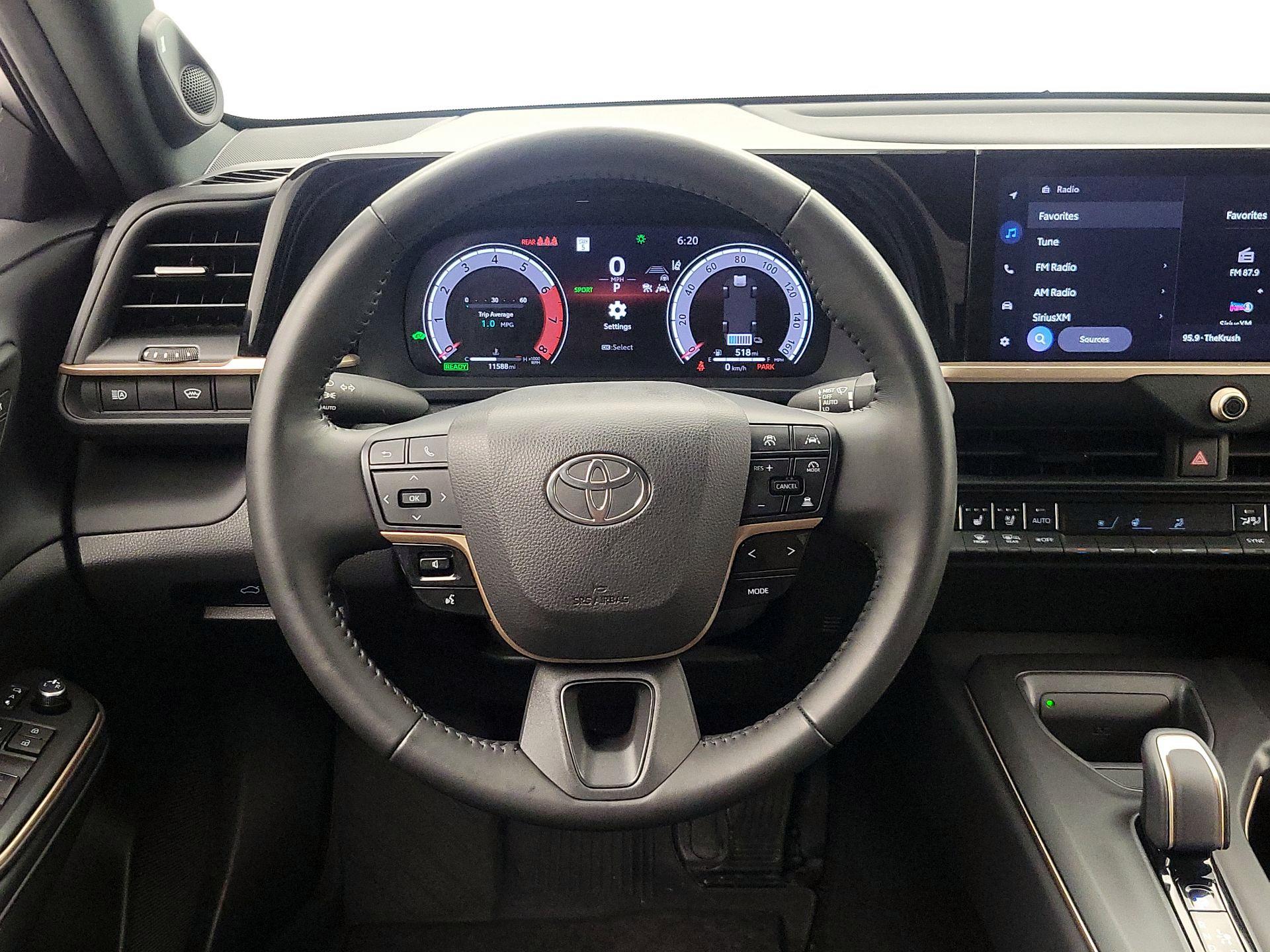 Thumbnail: 2023 Toyota Crown - 10