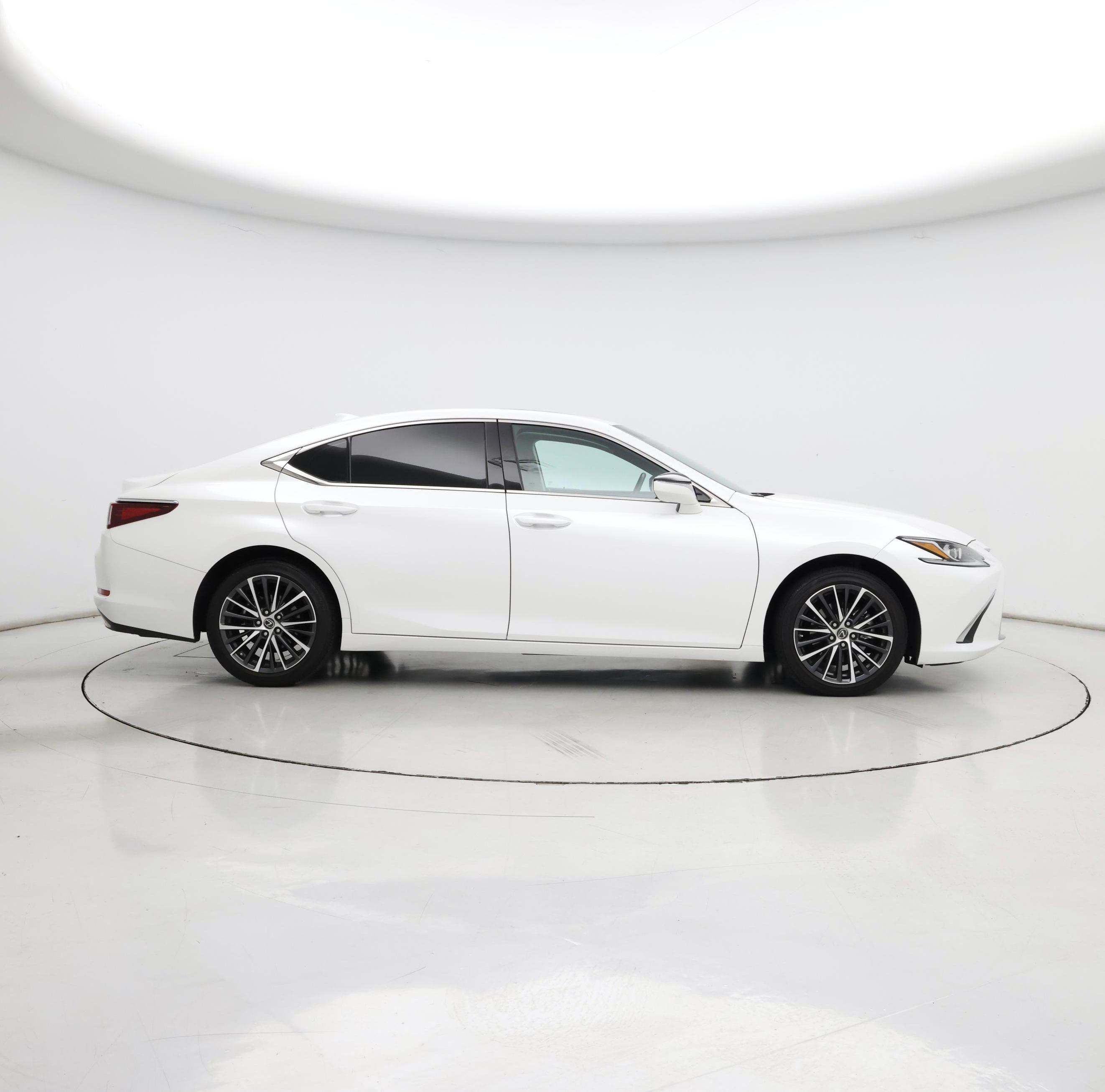 Thumbnail: 2022 Lexus ES - 7