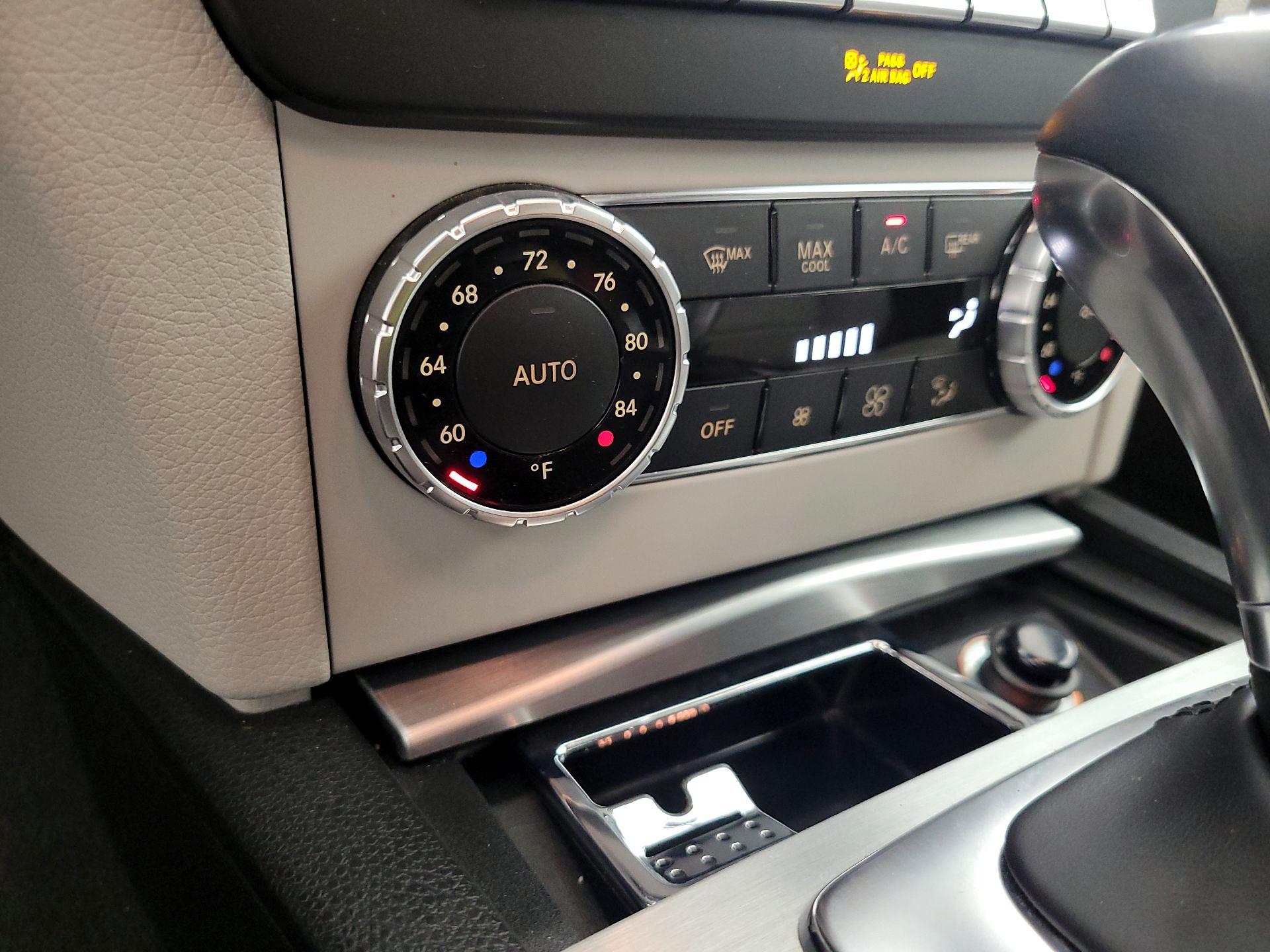 Thumbnail: 2014 Mercedes-Benz C-Class - 17