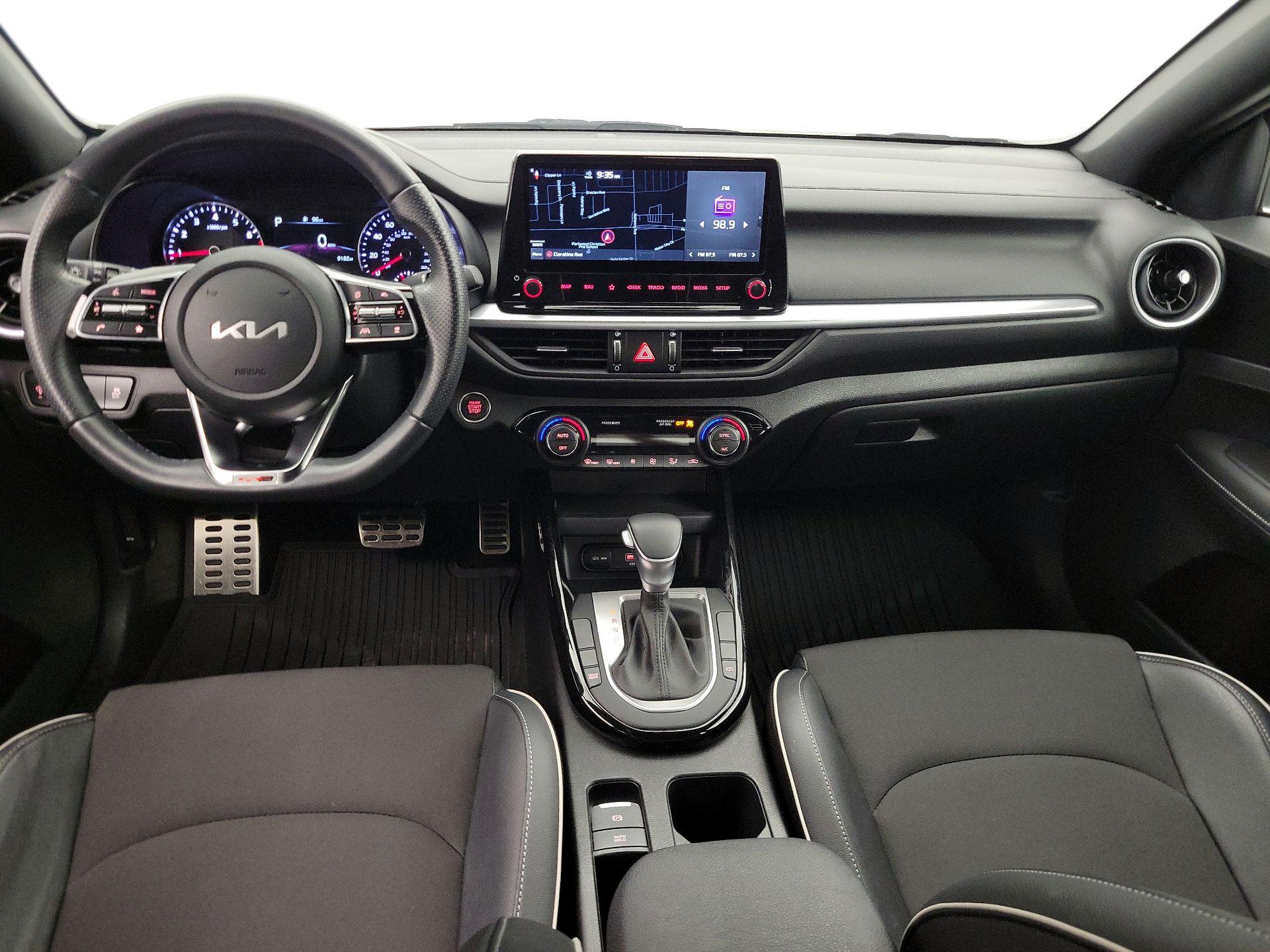 Thumbnail: 2022 Kia Forte - 9