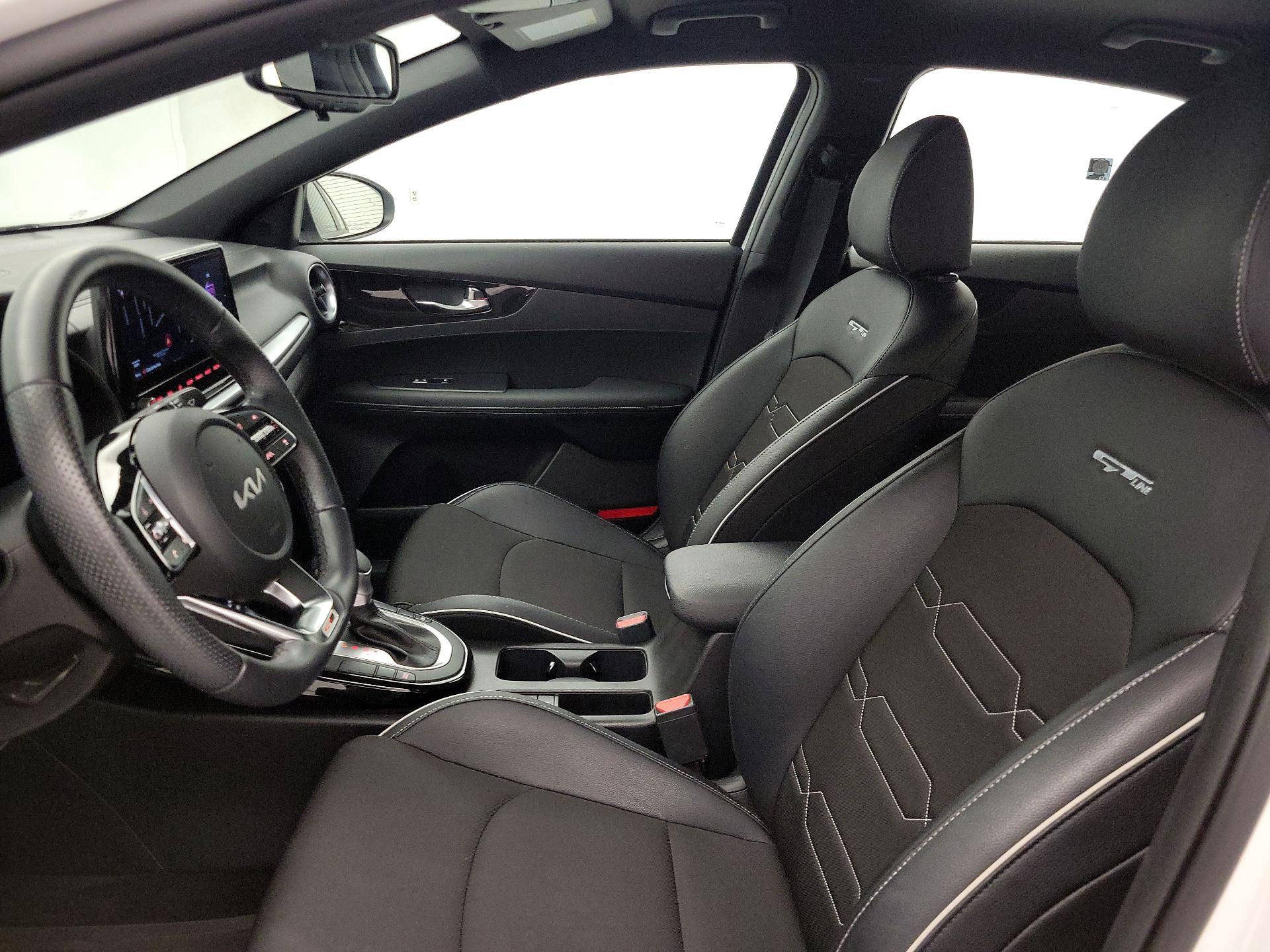 Thumbnail: 2022 Kia Forte - 11