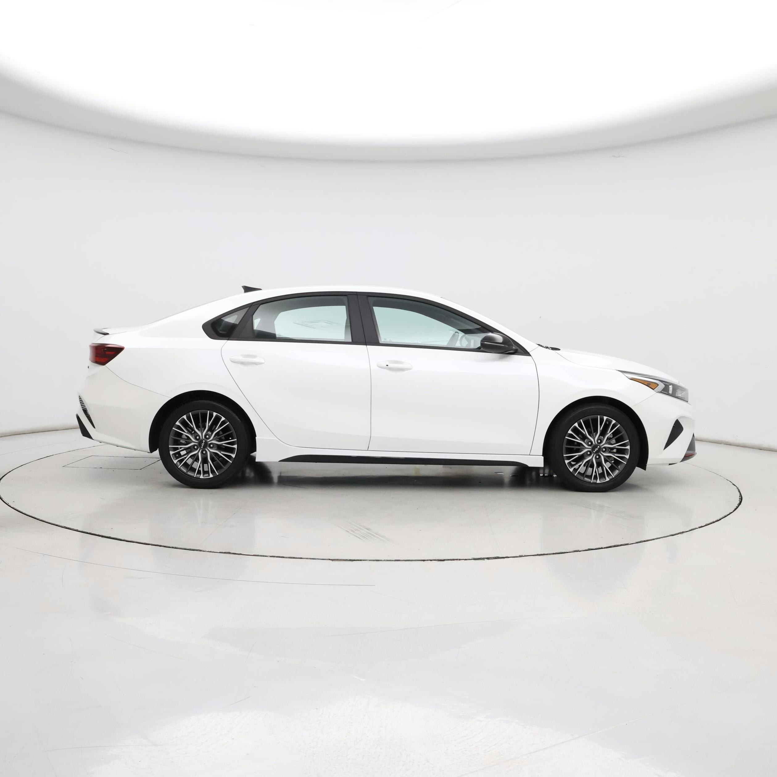 Thumbnail: 2022 Kia Forte - 7