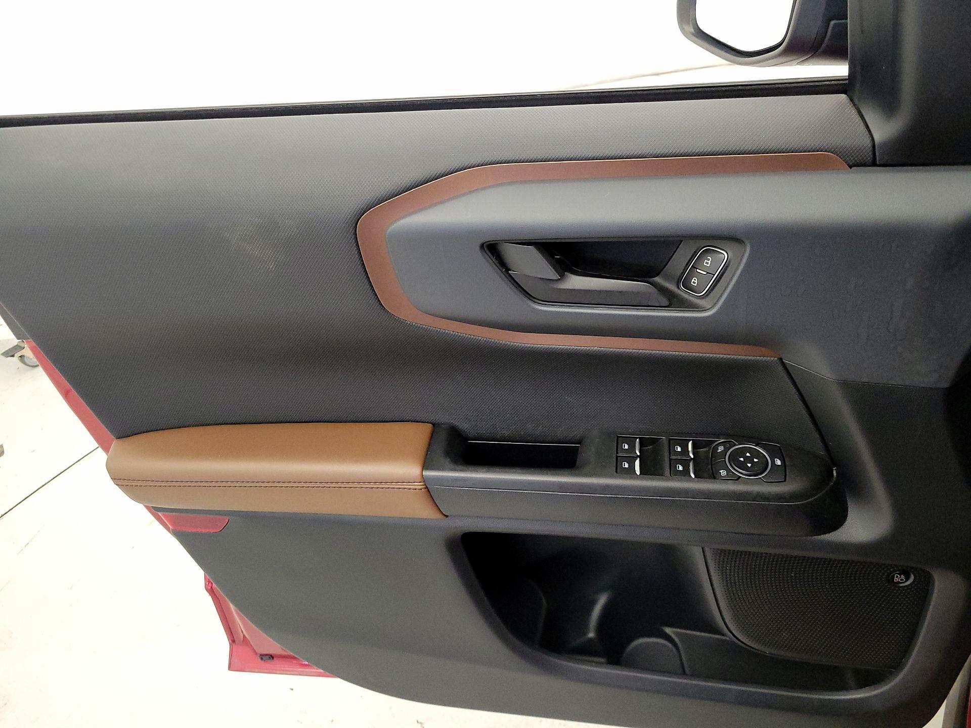 Thumbnail: 2021 Ford Bronco Sport - 12