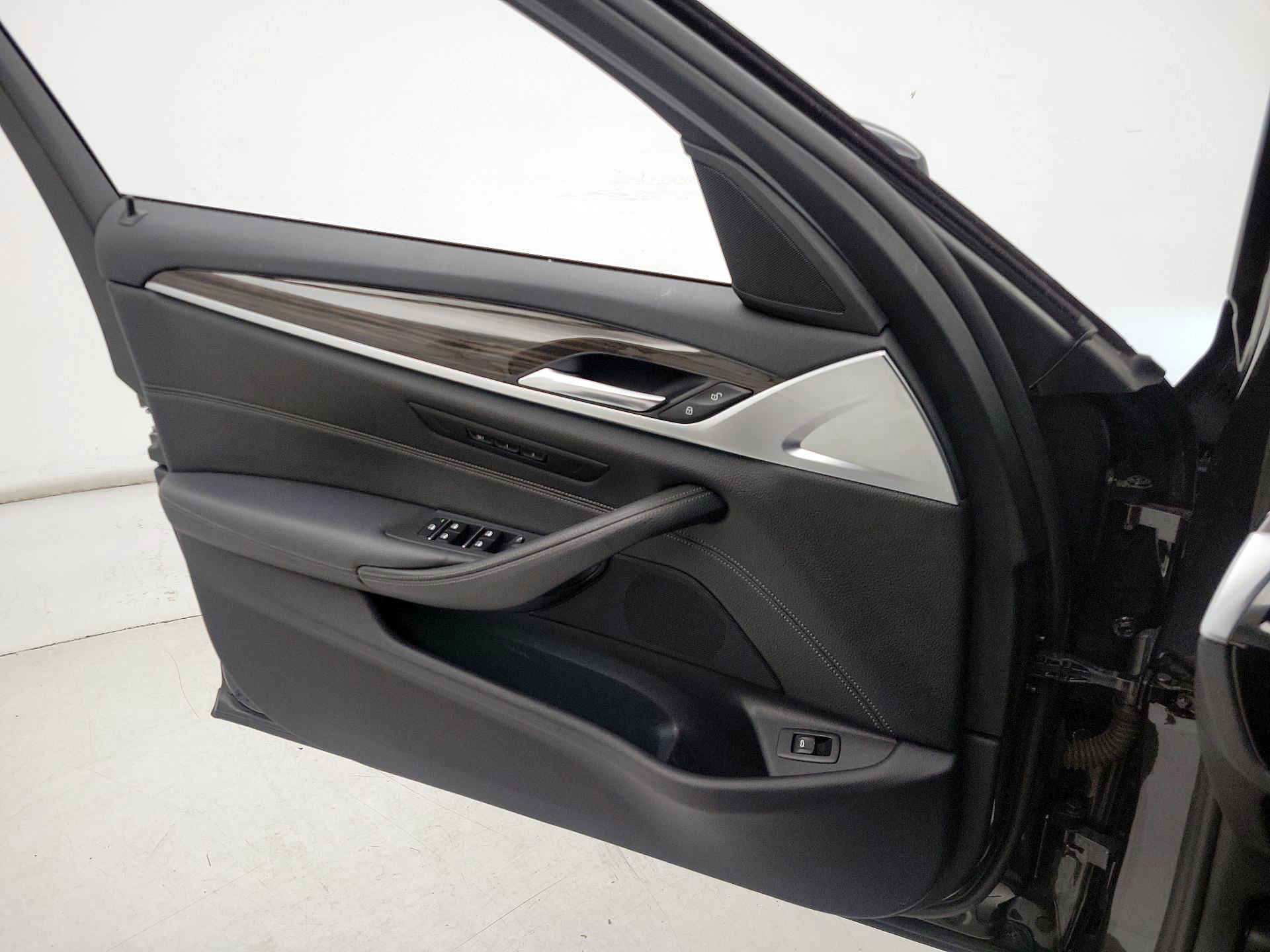 Thumbnail: 2019 BMW 5 Series - 12