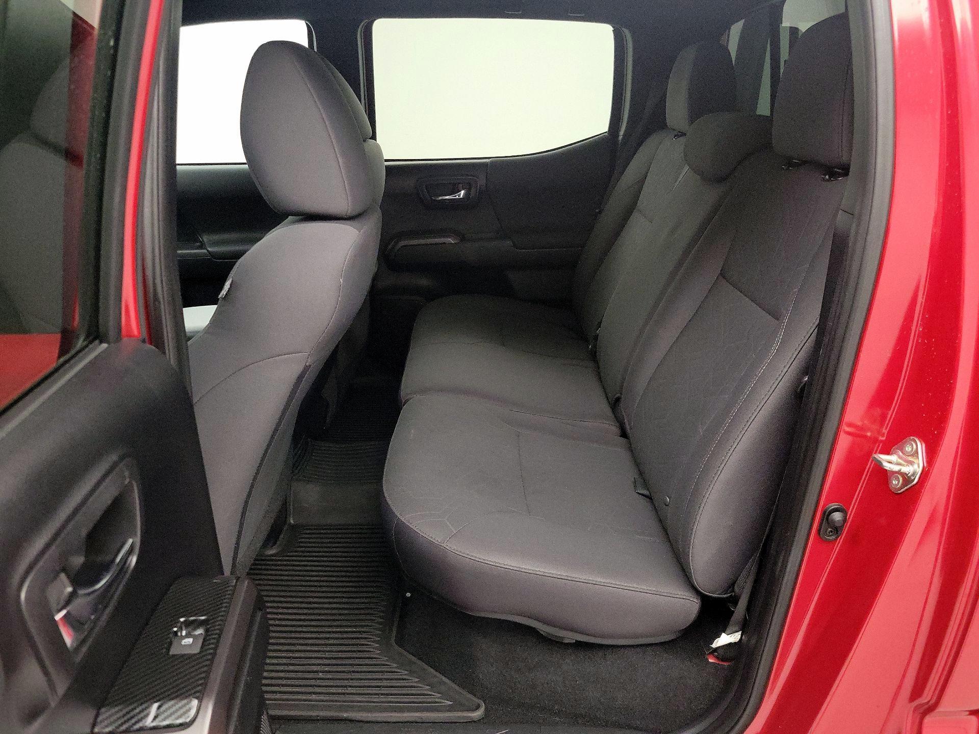Thumbnail: 2019 Toyota Tacoma - 20