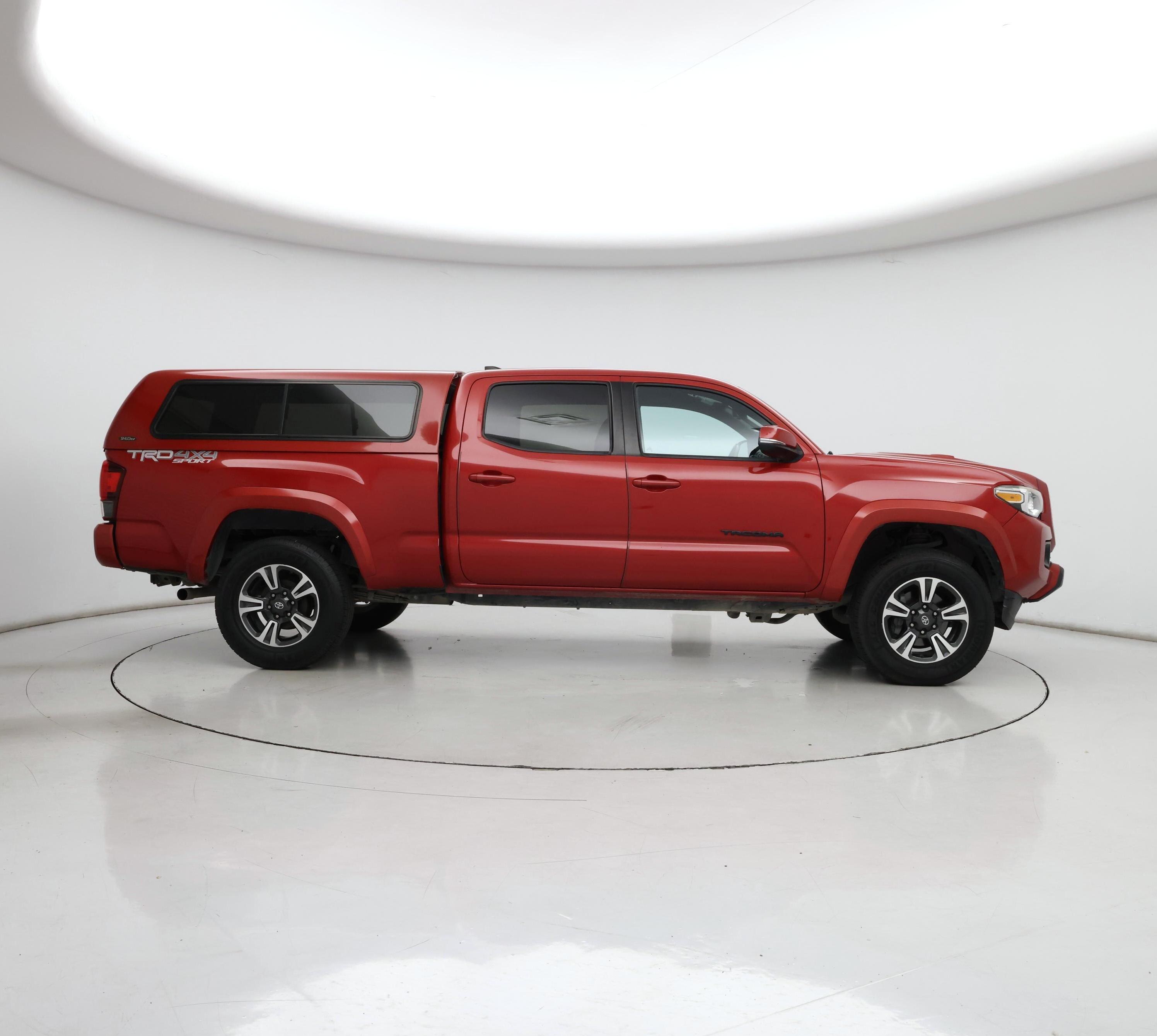 Thumbnail: 2019 Toyota Tacoma - 7