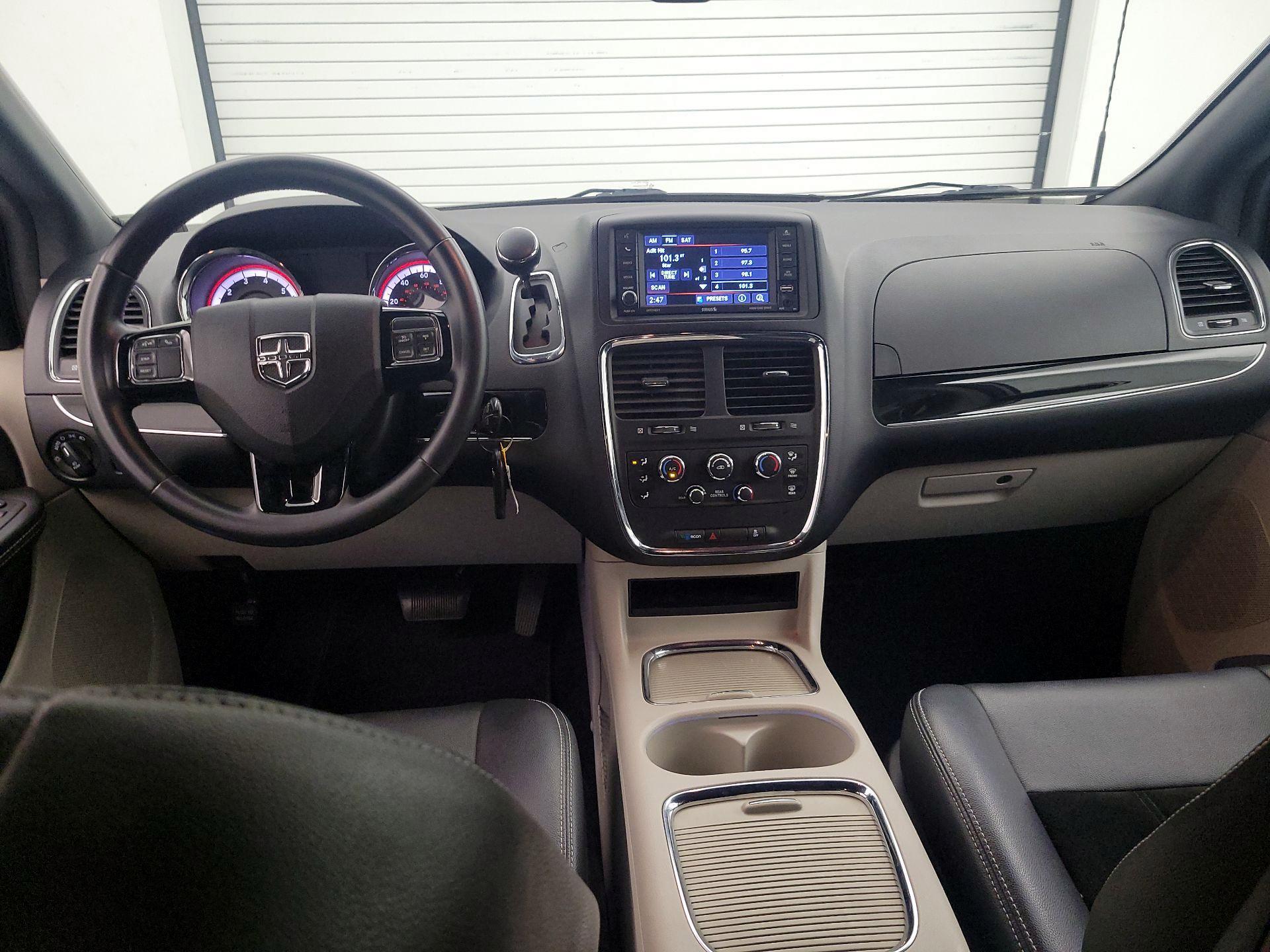 Thumbnail: 2018 Dodge Grand Caravan - 9